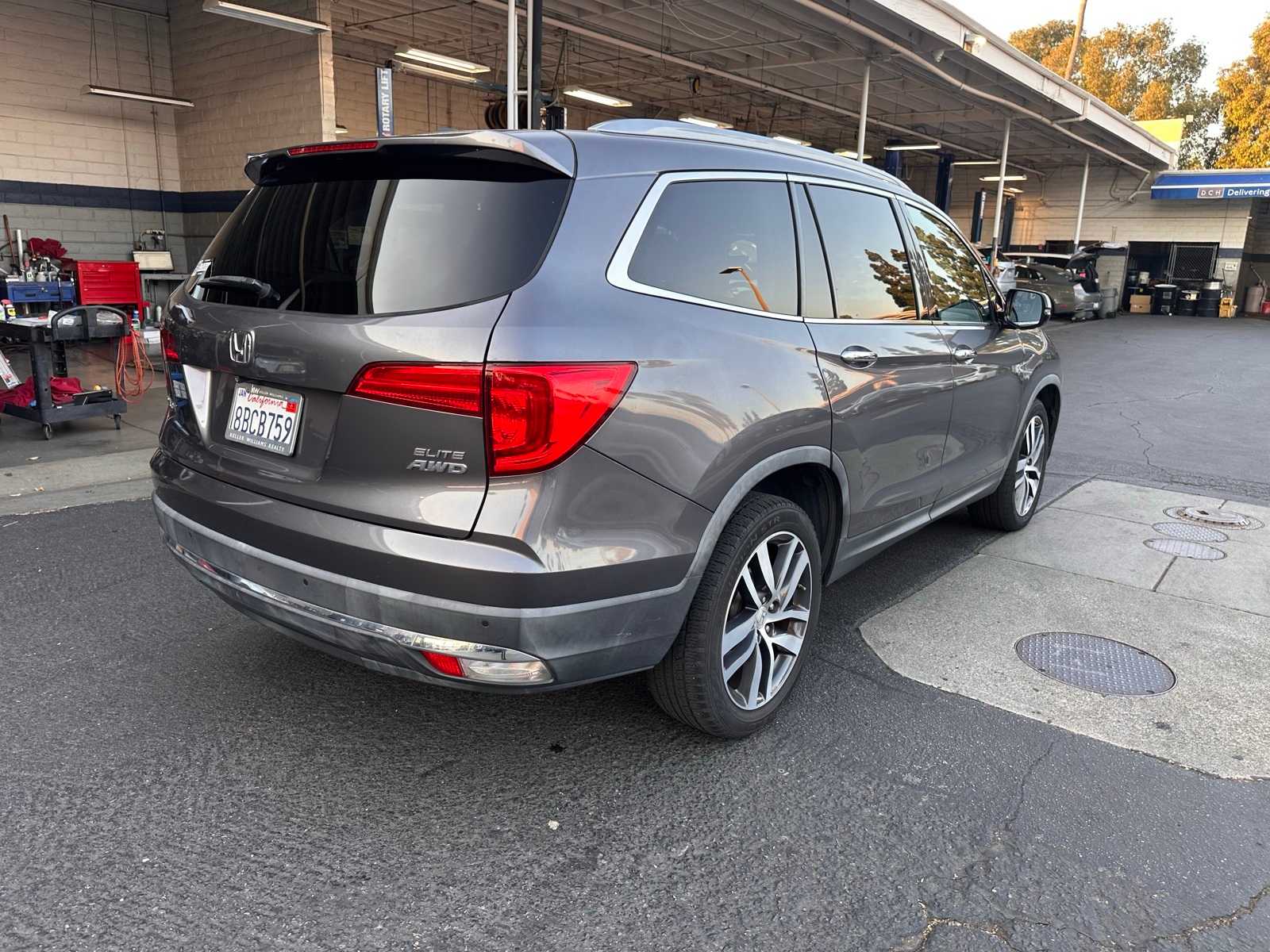 Thumbnail: 2017 Honda Pilot - 5