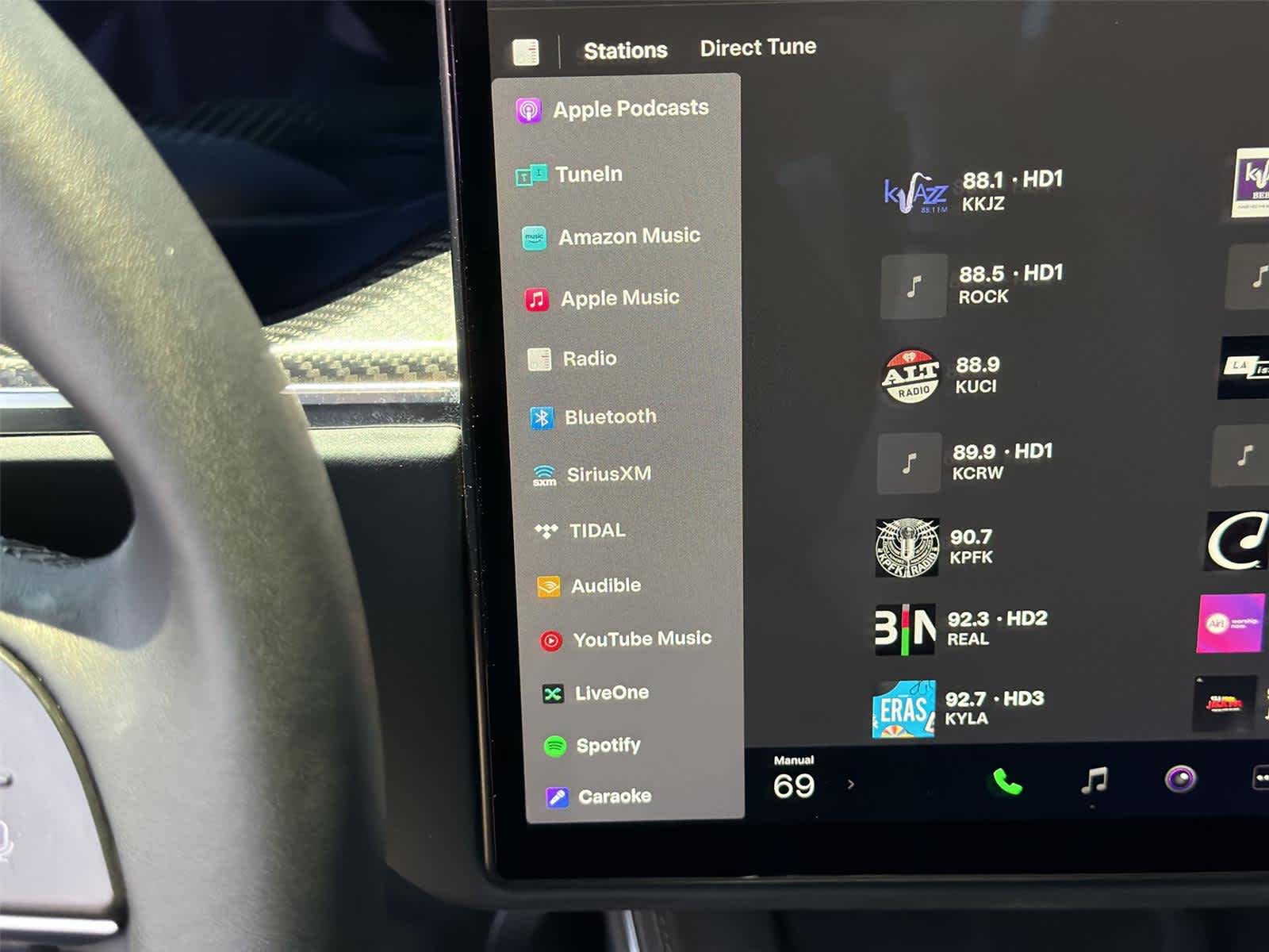 Thumbnail: 2022 Tesla Model X - 17