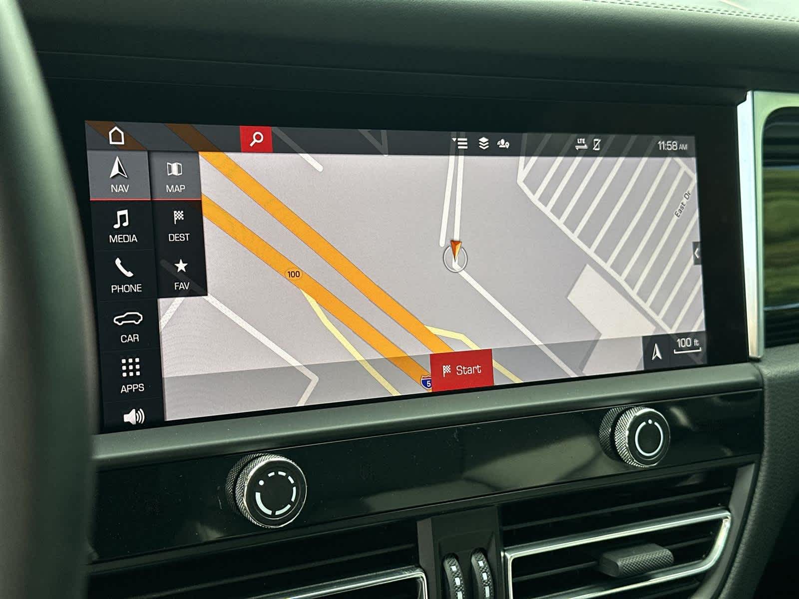 Thumbnail: 2023 Porsche Macan - 17