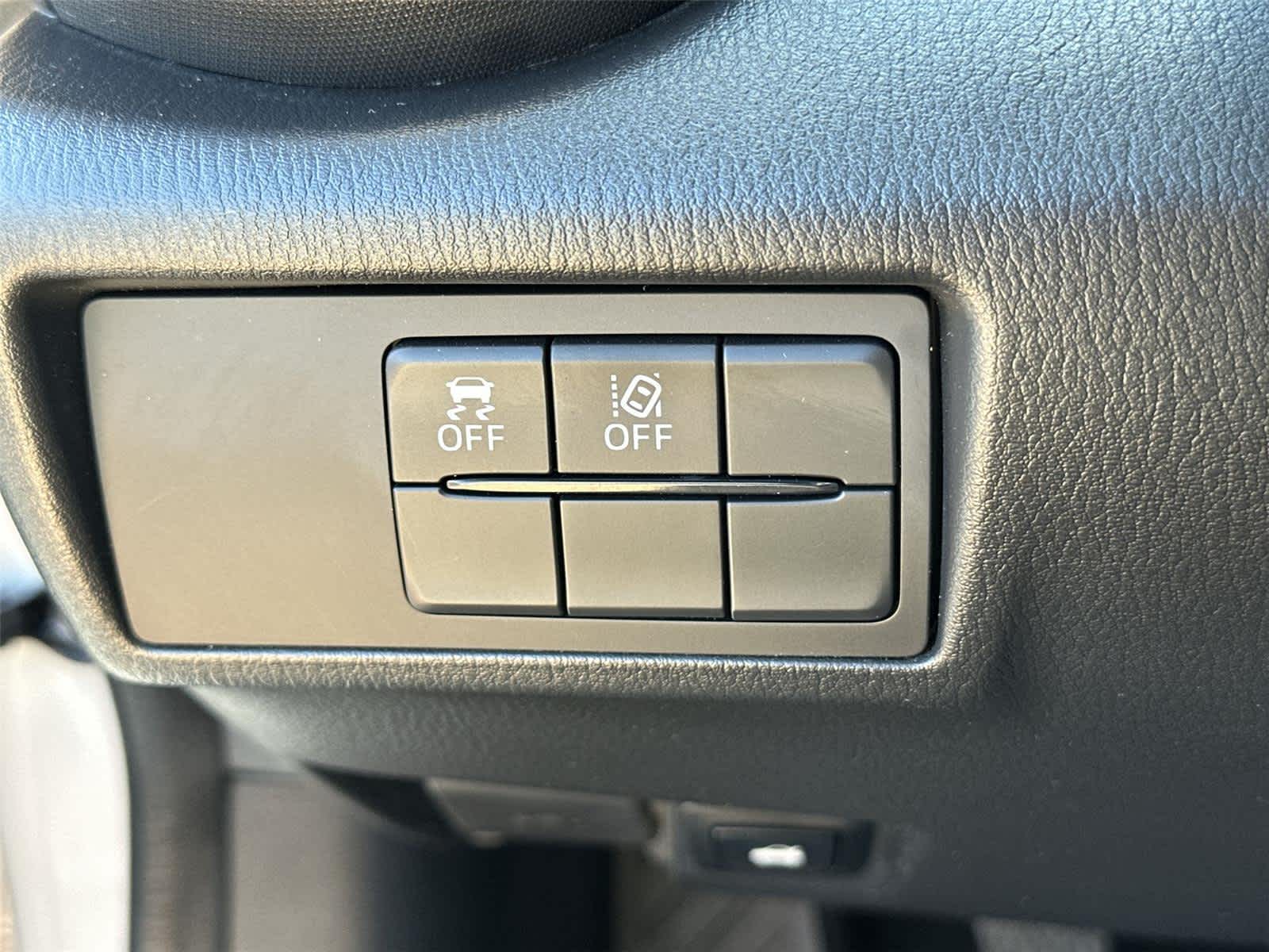 Thumbnail: 2023 Mazda MX-5 Miata - 28