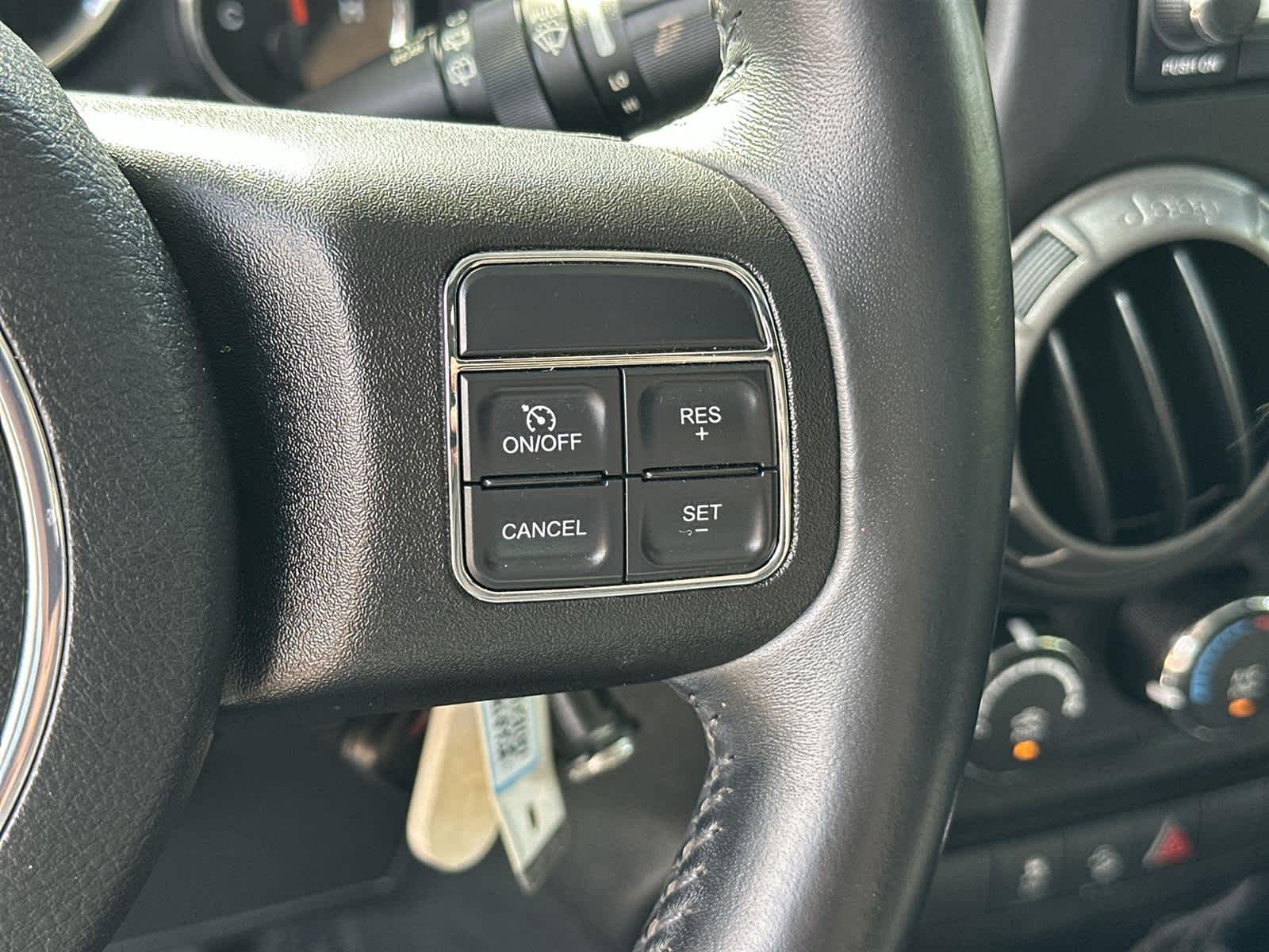 Thumbnail: 2015 Jeep Wrangler - 24