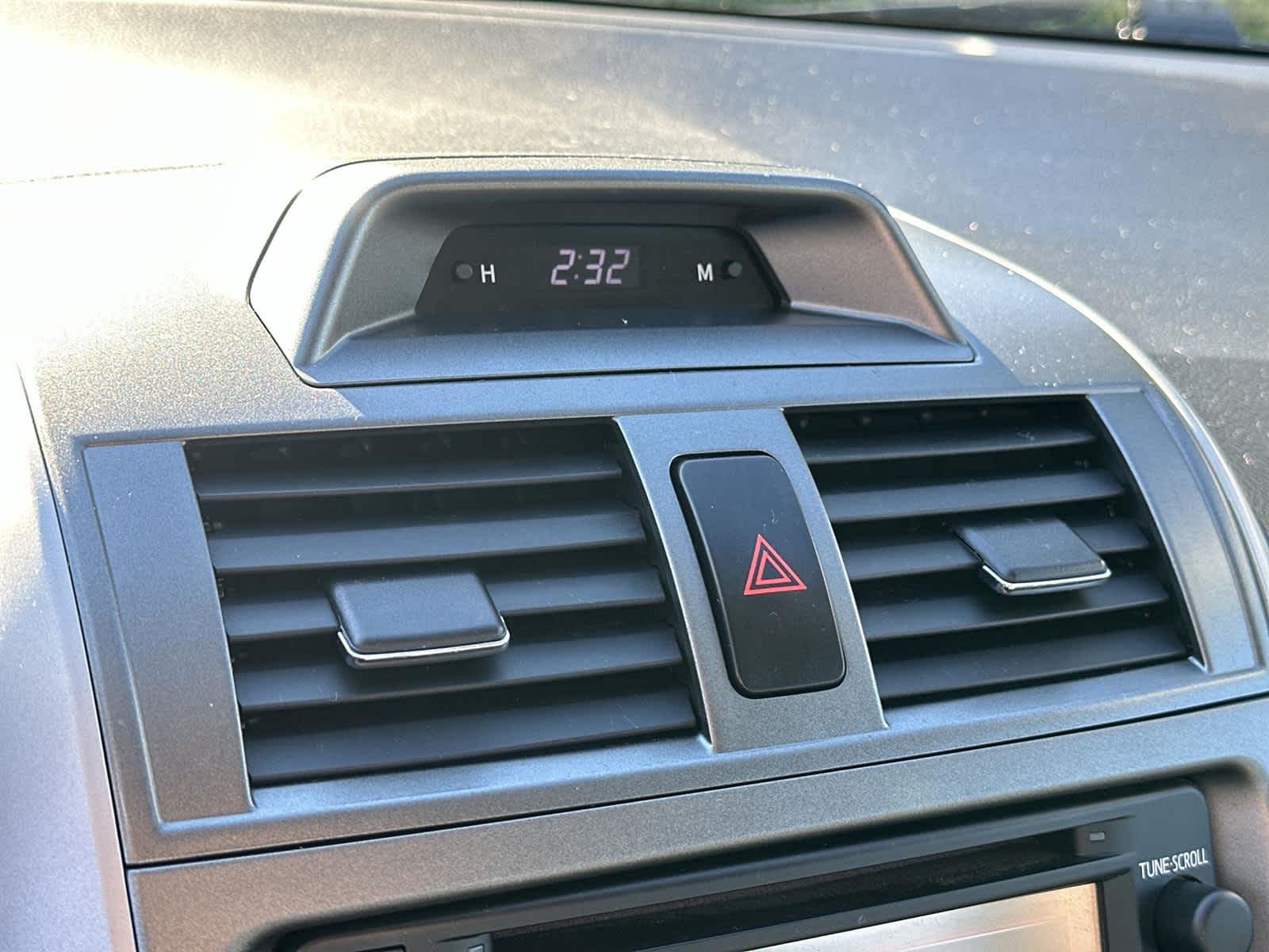 Thumbnail: 2013 Toyota Corolla - 27