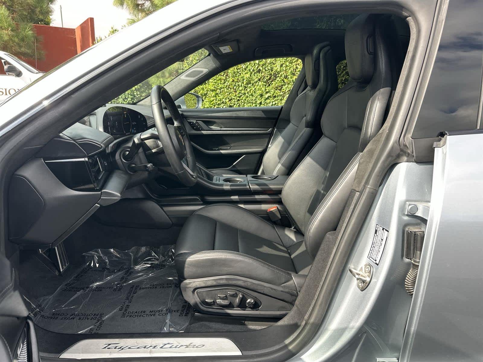 Thumbnail: 2020 Porsche Taycan - 11