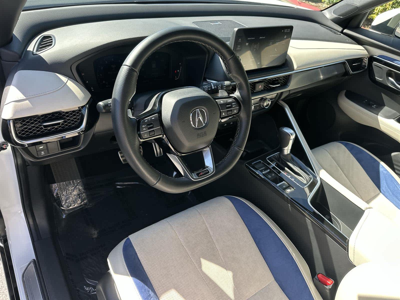 Thumbnail: 2025 Acura ADX - 2