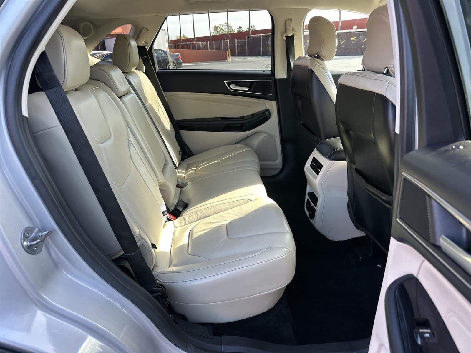 Thumbnail: 2016 Ford Edge - 13