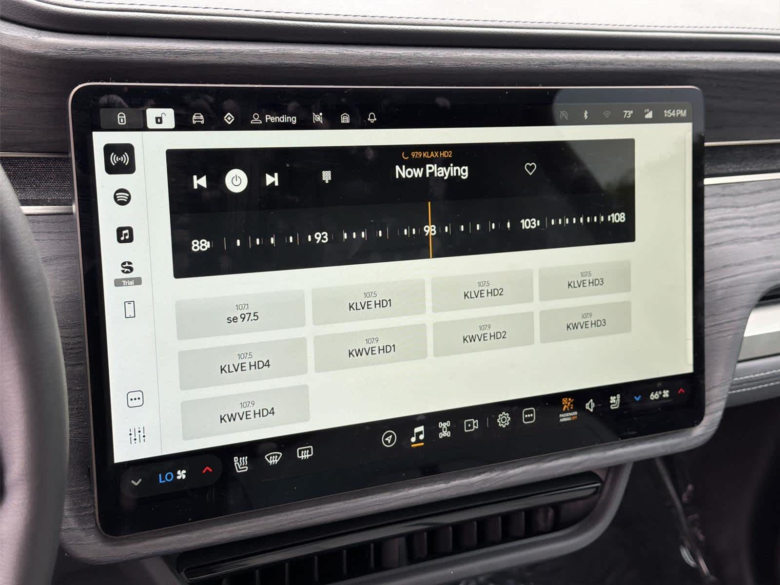 Thumbnail: 2023 Rivian R1S - 16