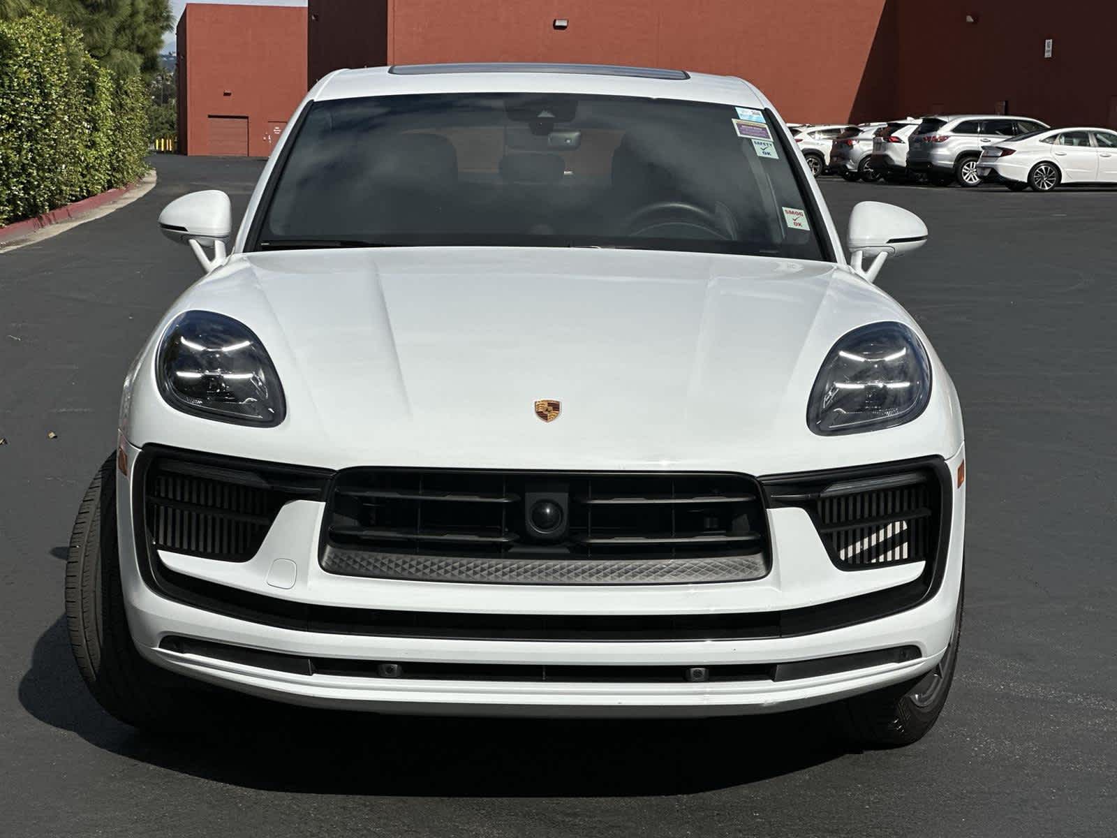 Thumbnail: 2023 Porsche Macan - 6