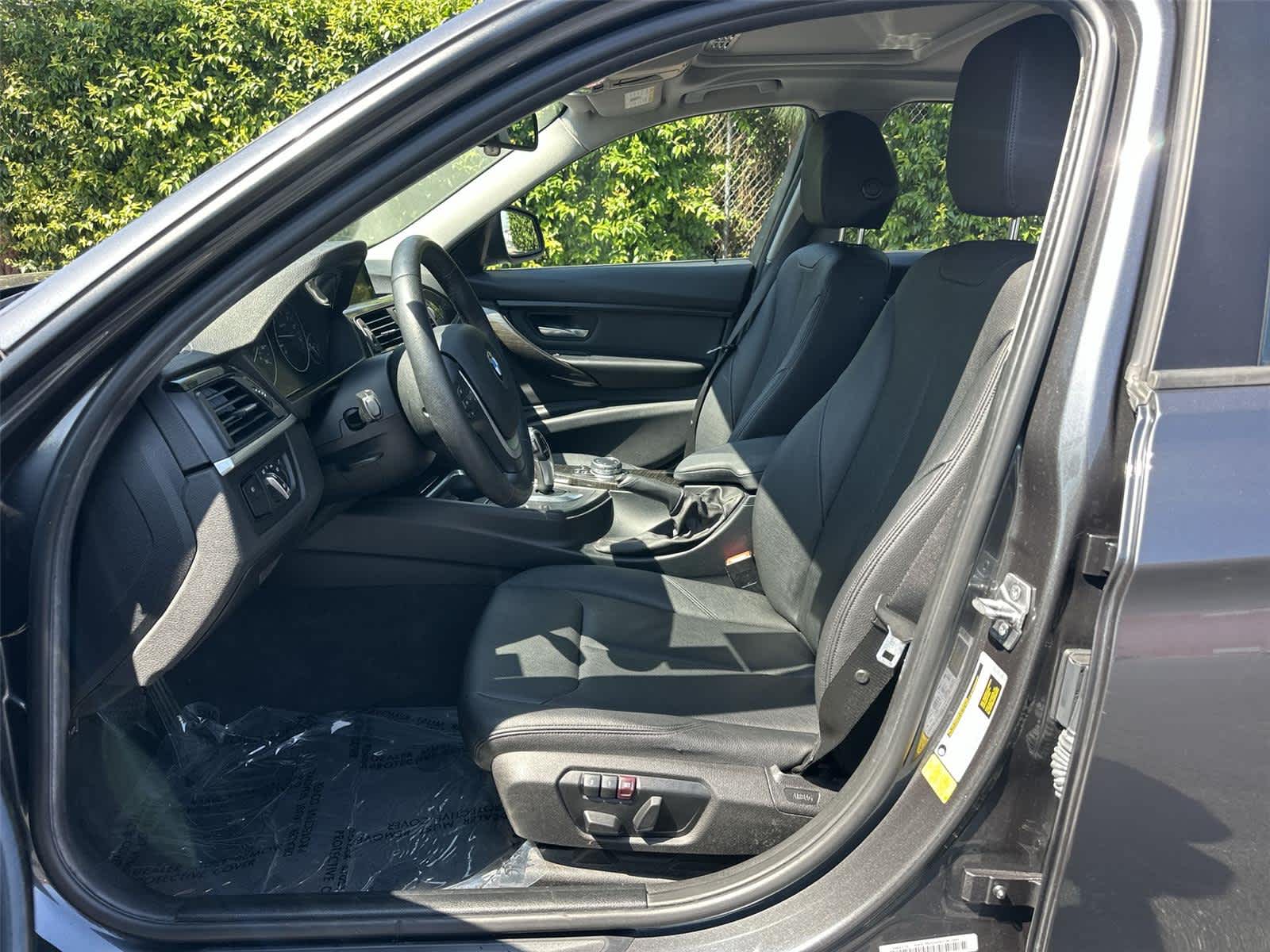 Thumbnail: 2015 BMW 3 Series - 11