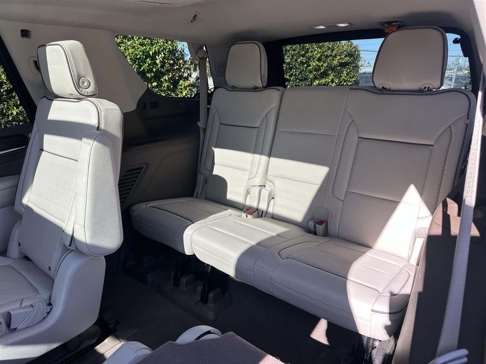 Thumbnail: 2022 GMC Yukon - 32