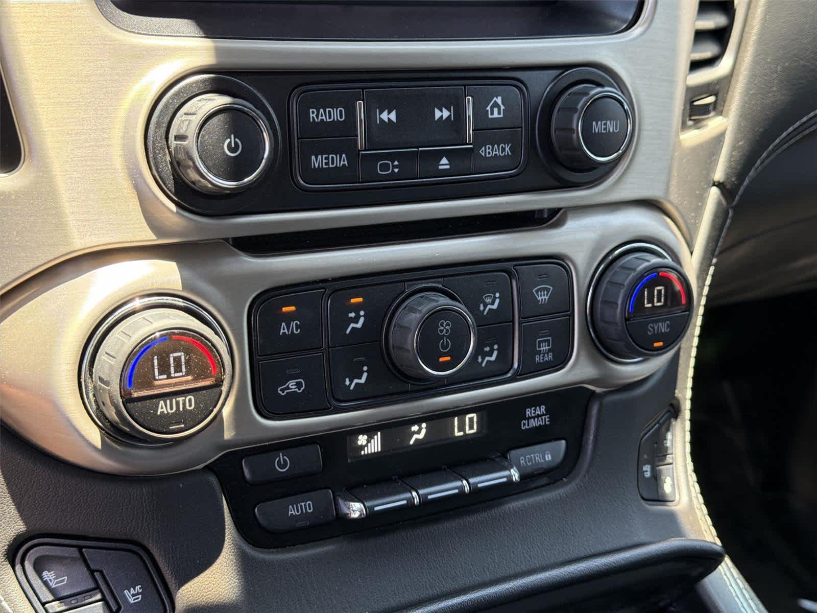 Thumbnail: 2016 GMC Yukon XL - 37