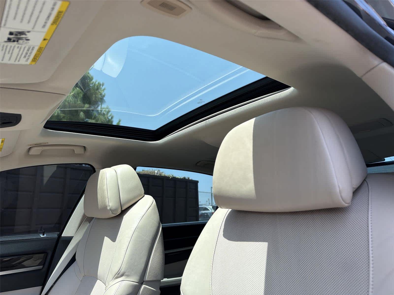 Thumbnail: 2012 BMW 7 Series - 41