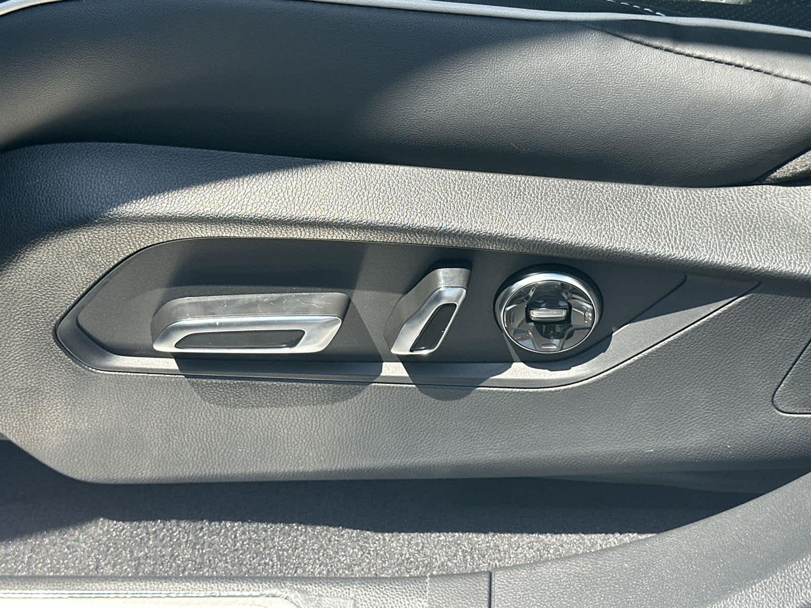 Thumbnail: 2025 Acura RDX - 23