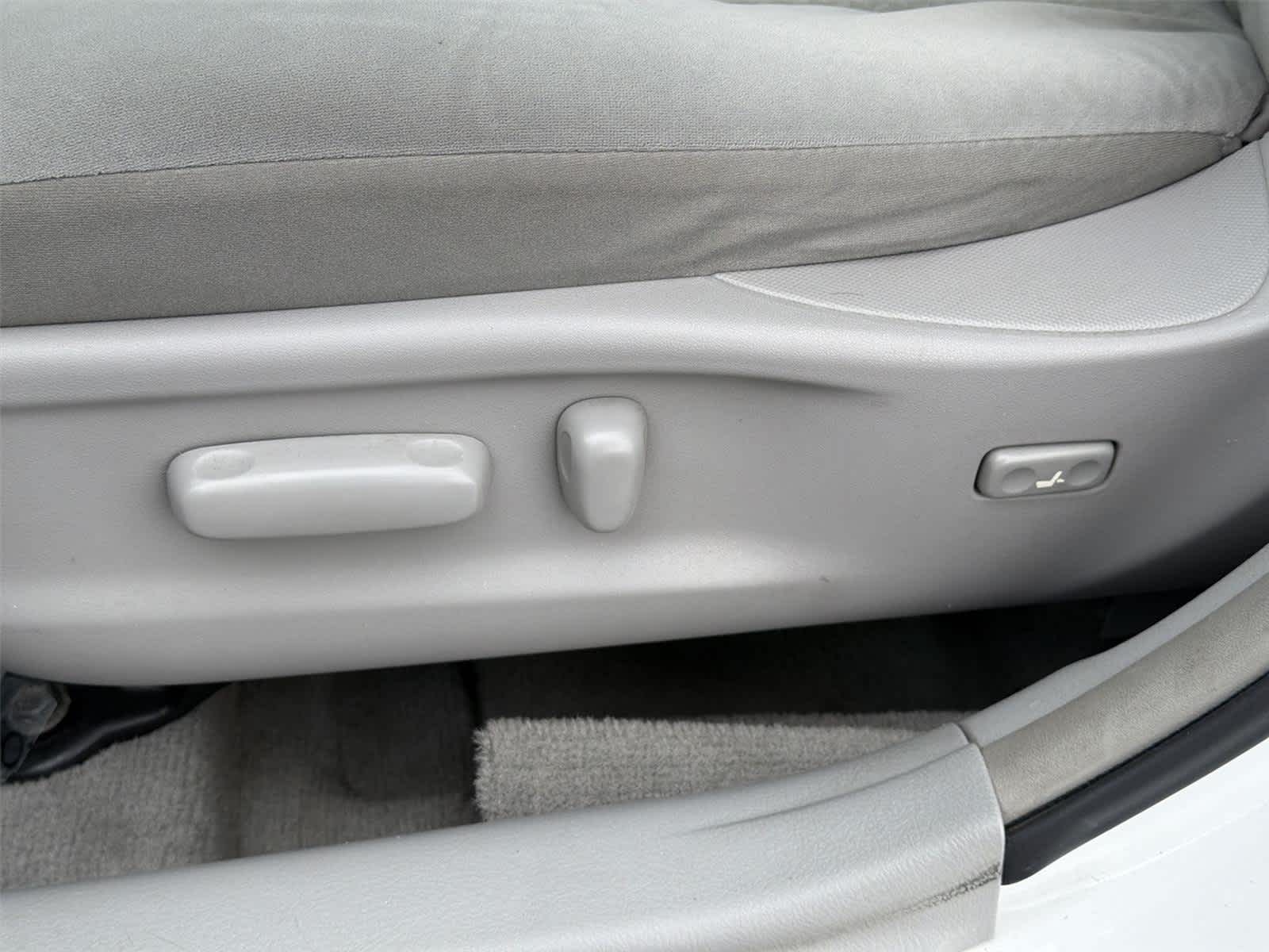 Thumbnail: 2009 Toyota Camry - 22