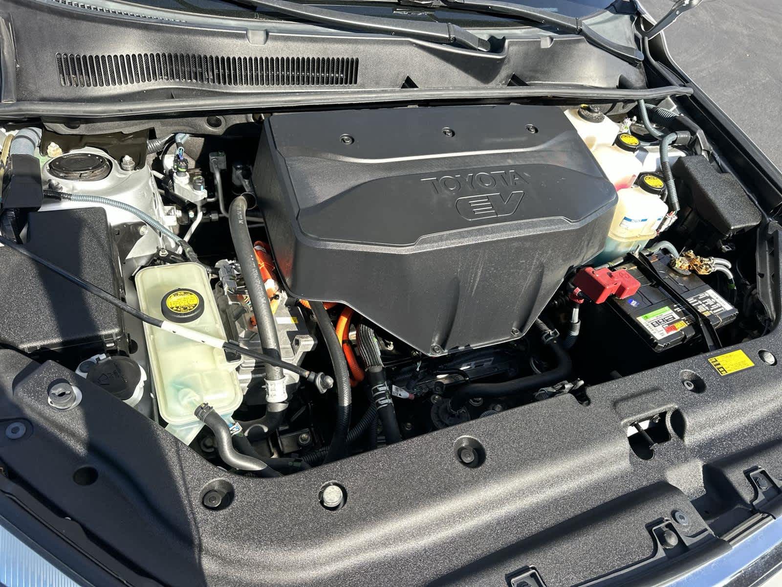 Thumbnail: 2014 Toyota RAV4 - 9