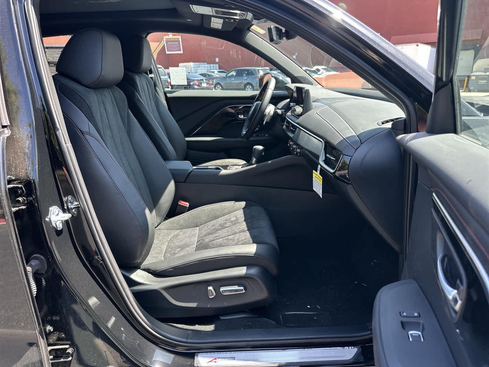 Thumbnail: 2025 Acura ADX - 14