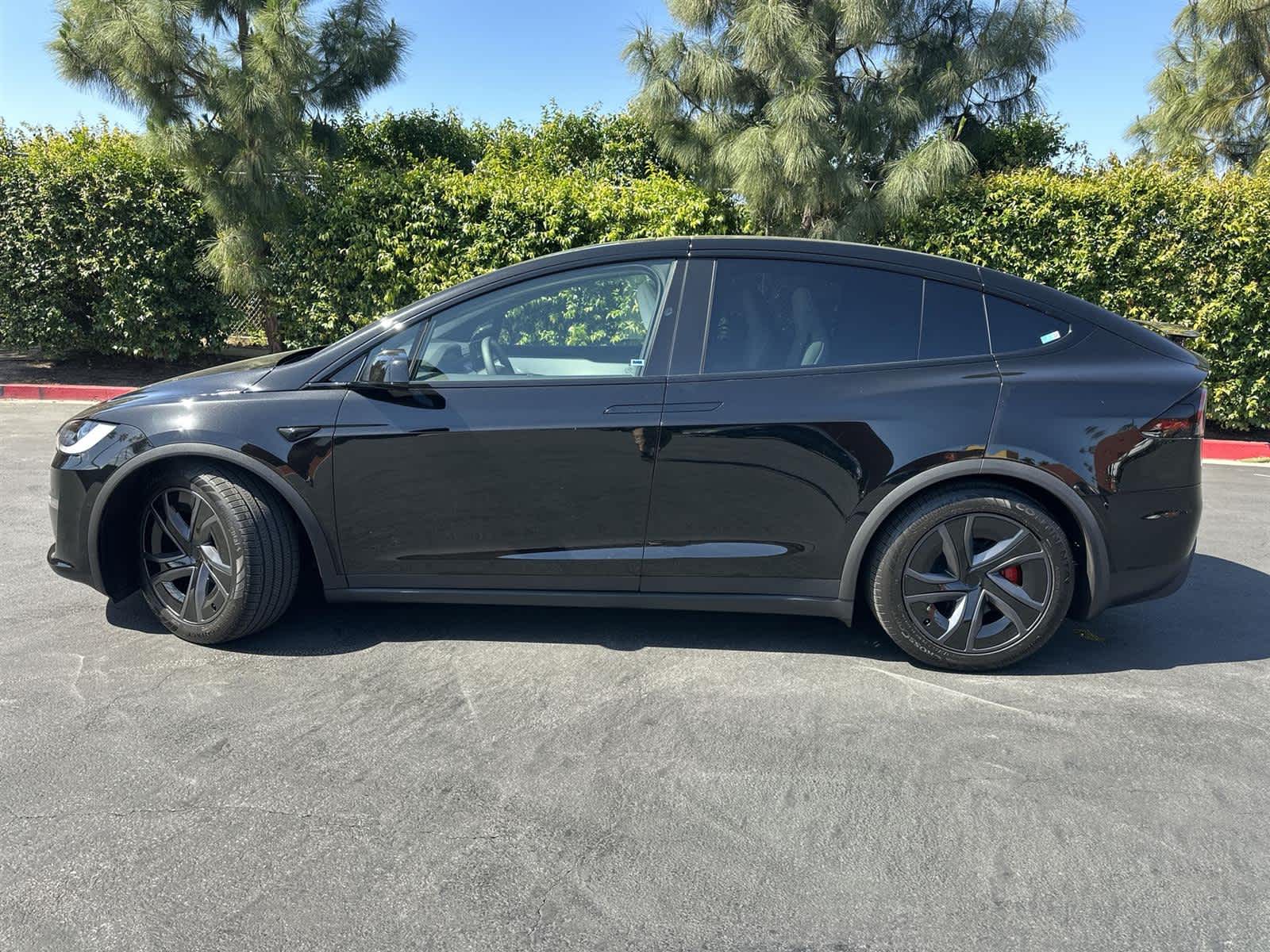 Thumbnail: 2026 Tesla Model X - 3