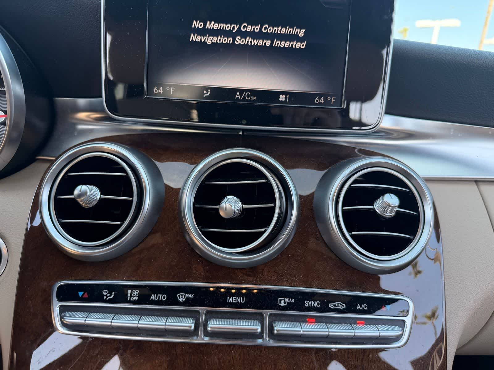 Thumbnail: 2015 Mercedes-Benz C-Class - 14