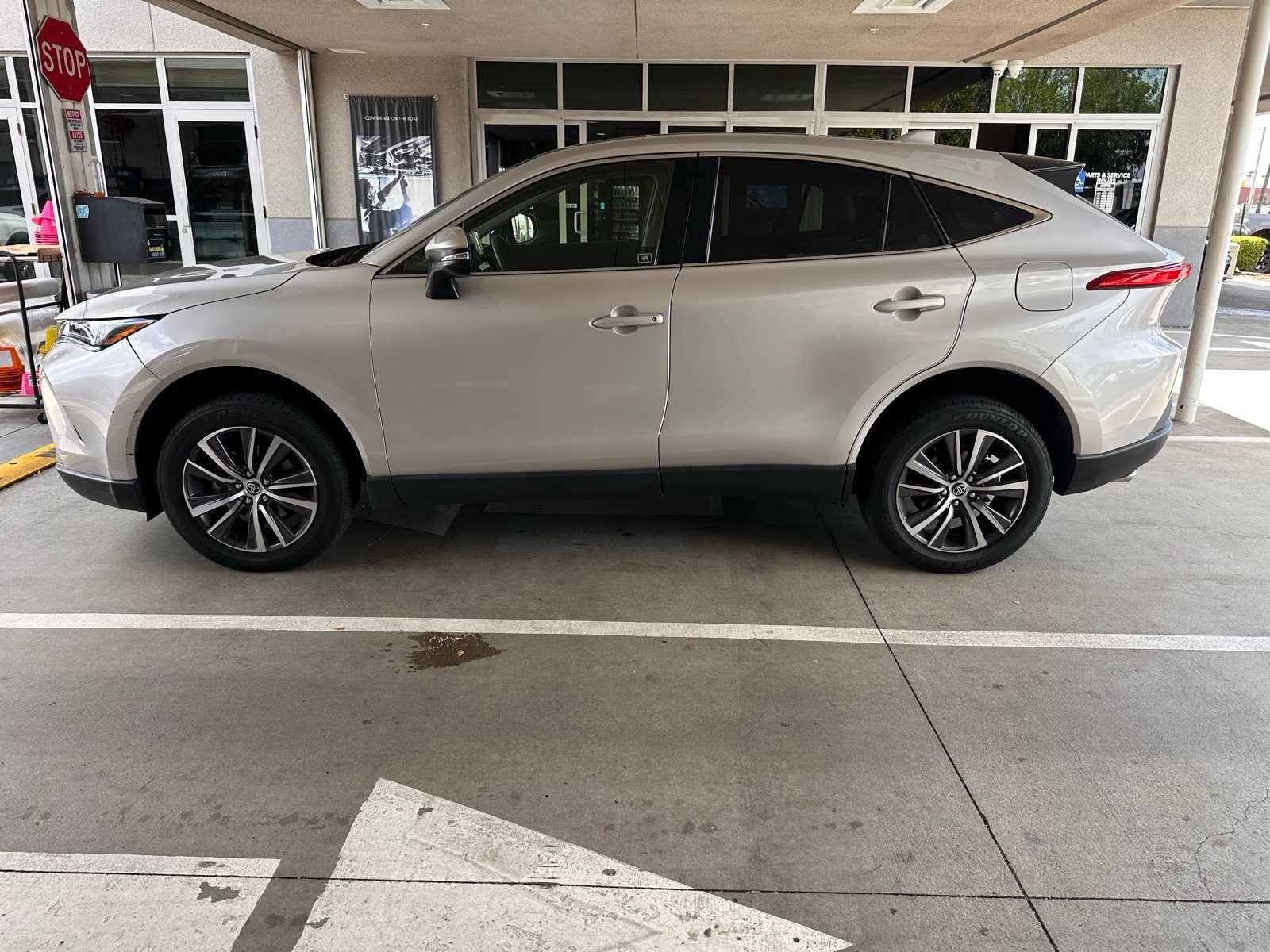 Thumbnail: 2022 Toyota Venza - 2