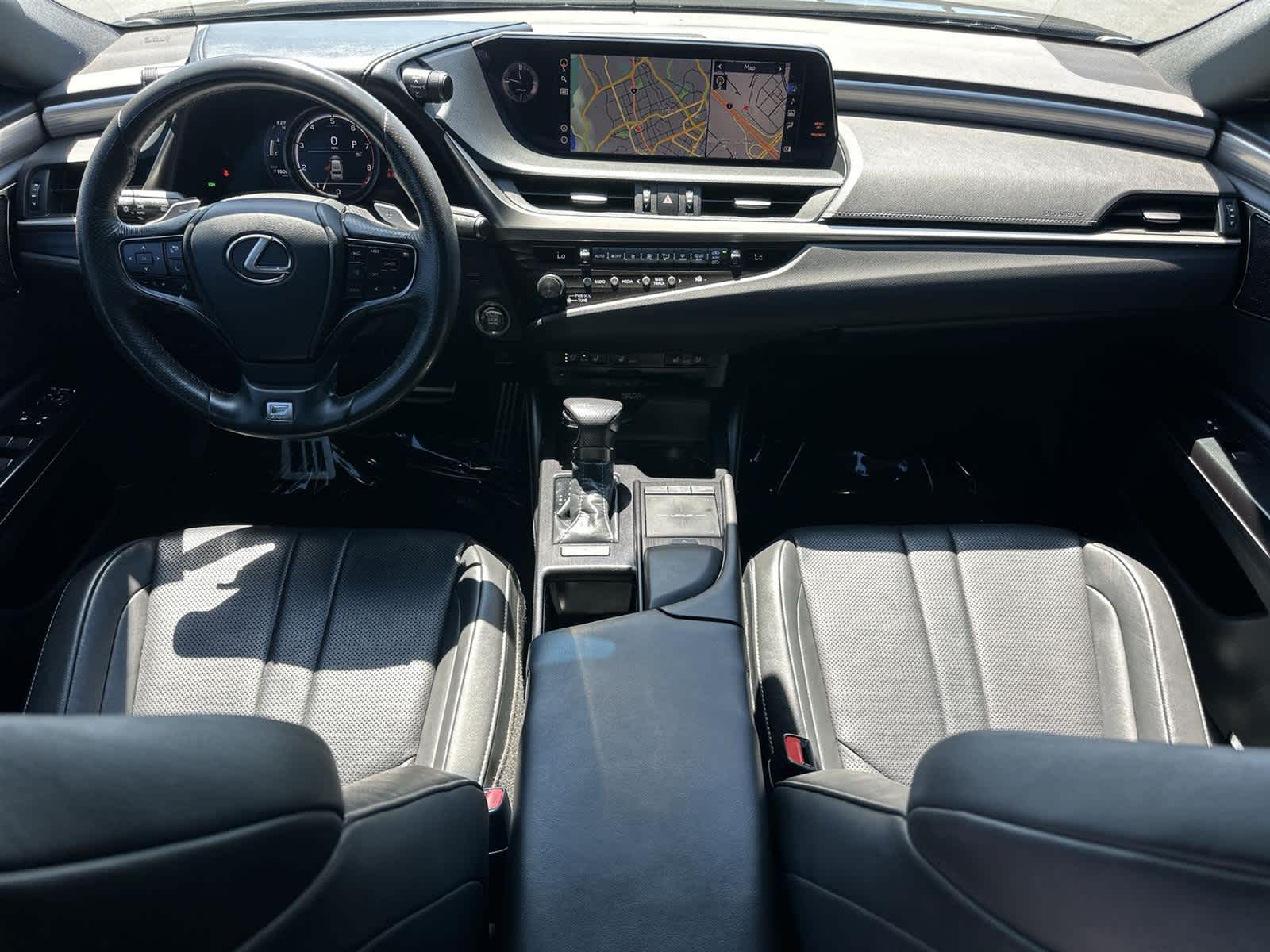 Thumbnail: 2020 Lexus ES - 10