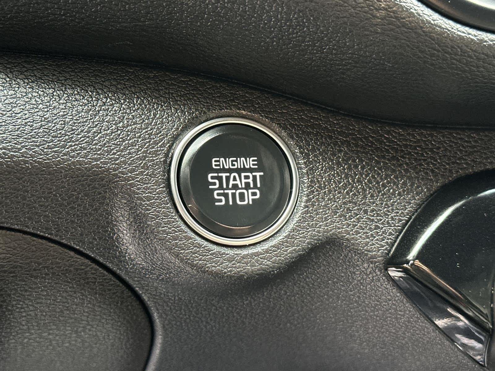 Thumbnail: 2023 Kia Forte - 32