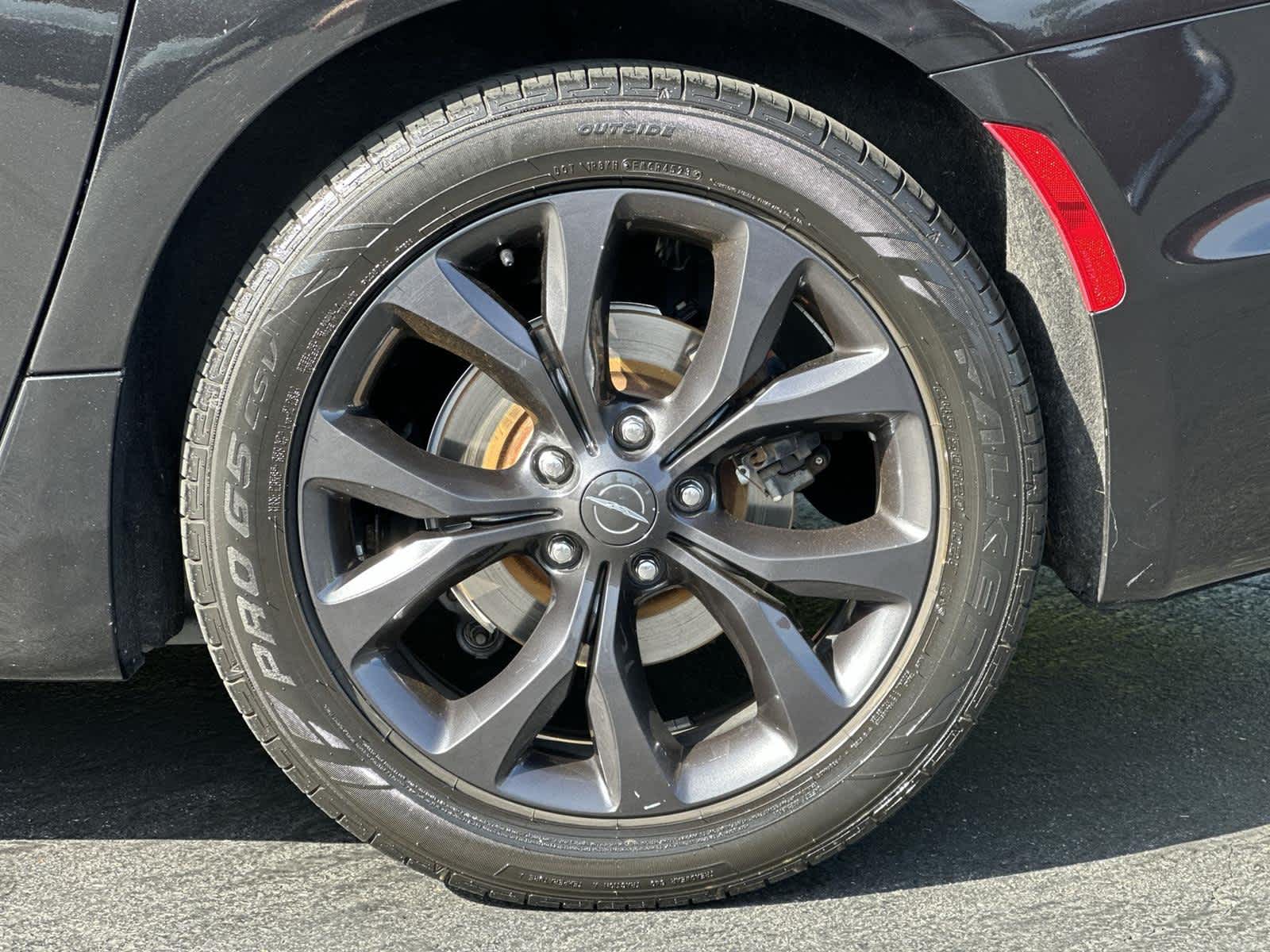 Thumbnail: 2019 Chrysler Pacifica - 8