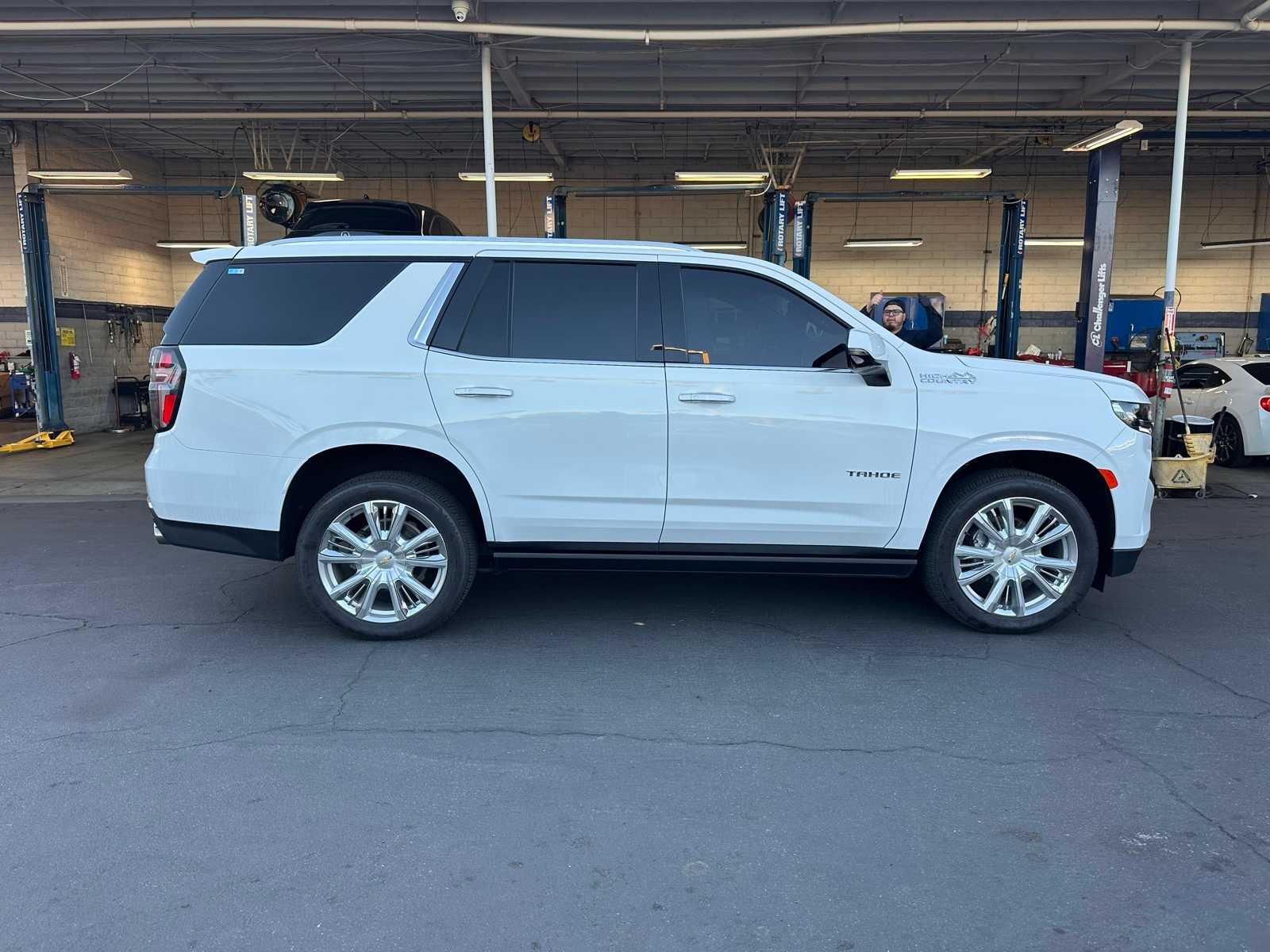 Thumbnail: 2023 Chevrolet Tahoe - 6