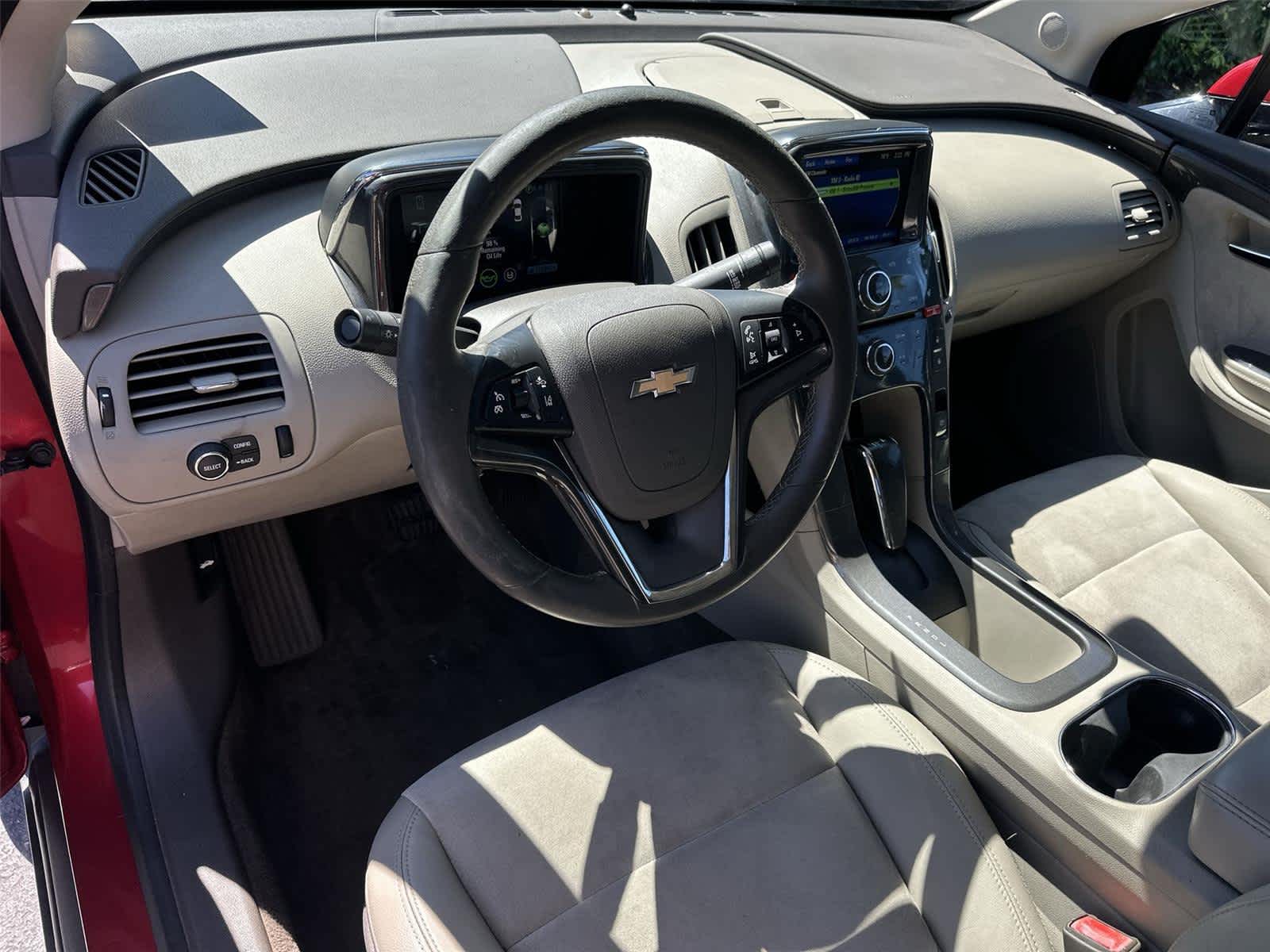 Thumbnail: 2013 Chevrolet Volt - 2