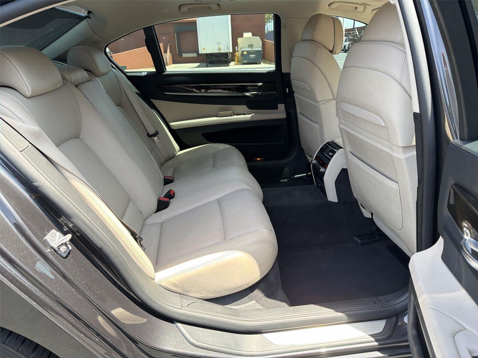 Thumbnail: 2012 BMW 7 Series - 14