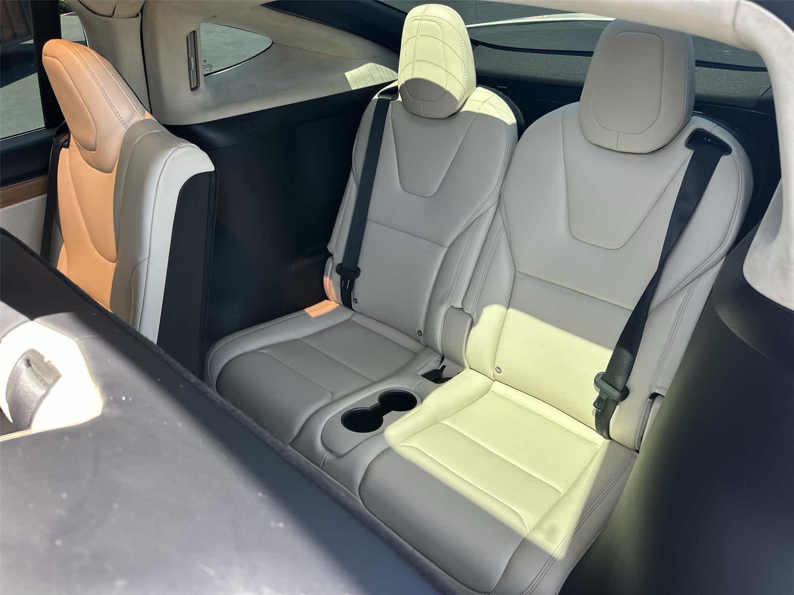 Thumbnail: 2018 Tesla Model X - 32