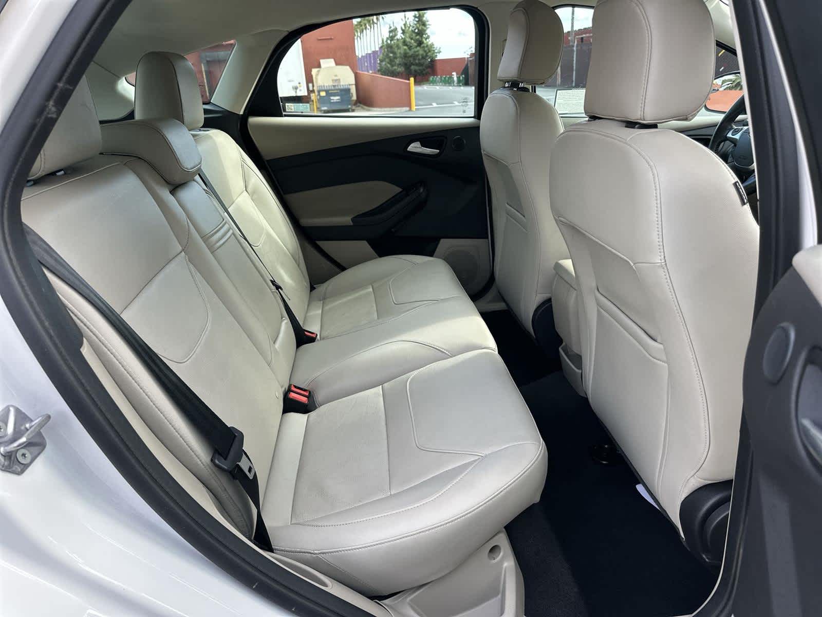 Thumbnail: 2015 Ford Focus - 13