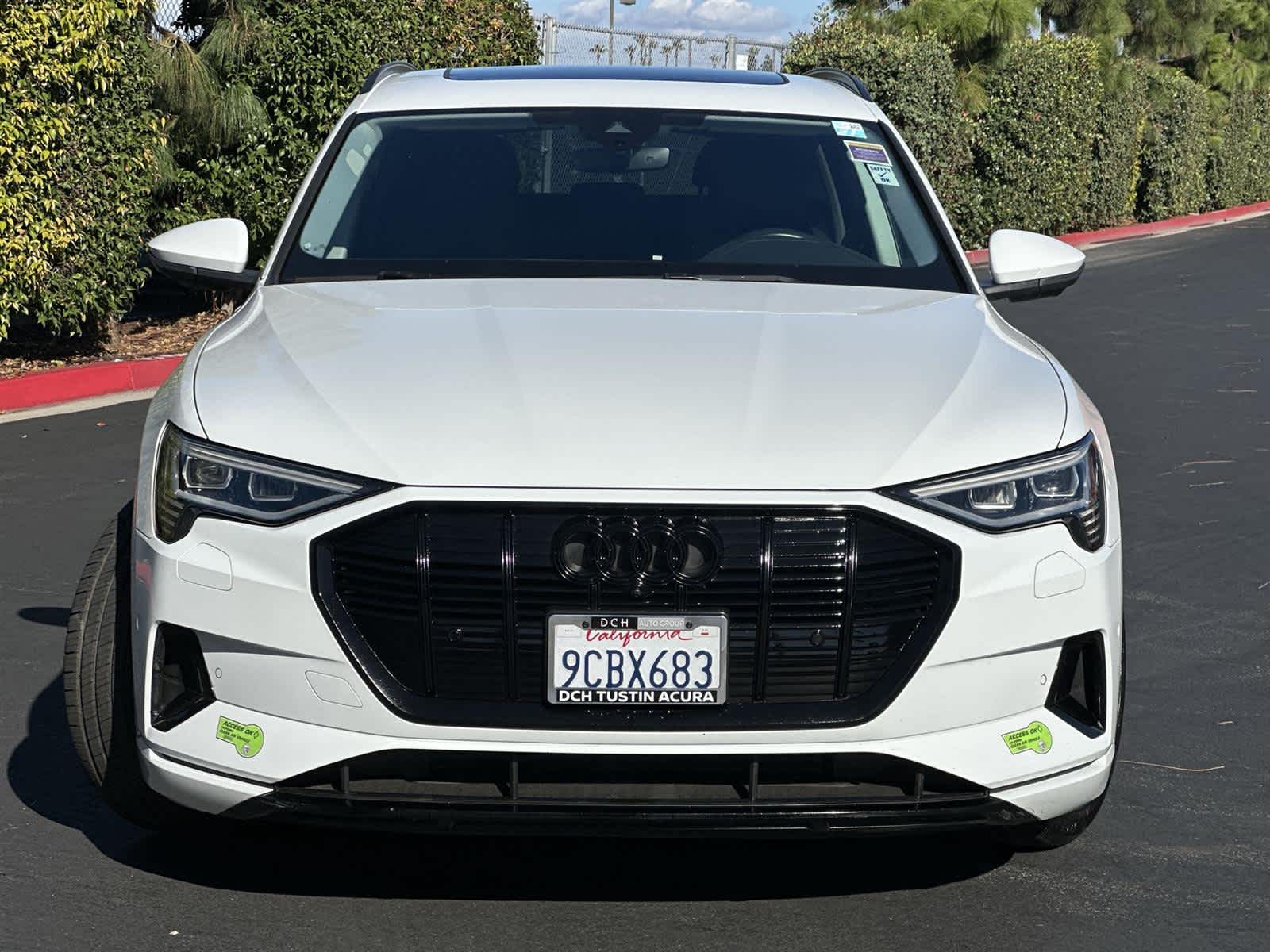 Thumbnail: 2022 Audi e-tron - 6