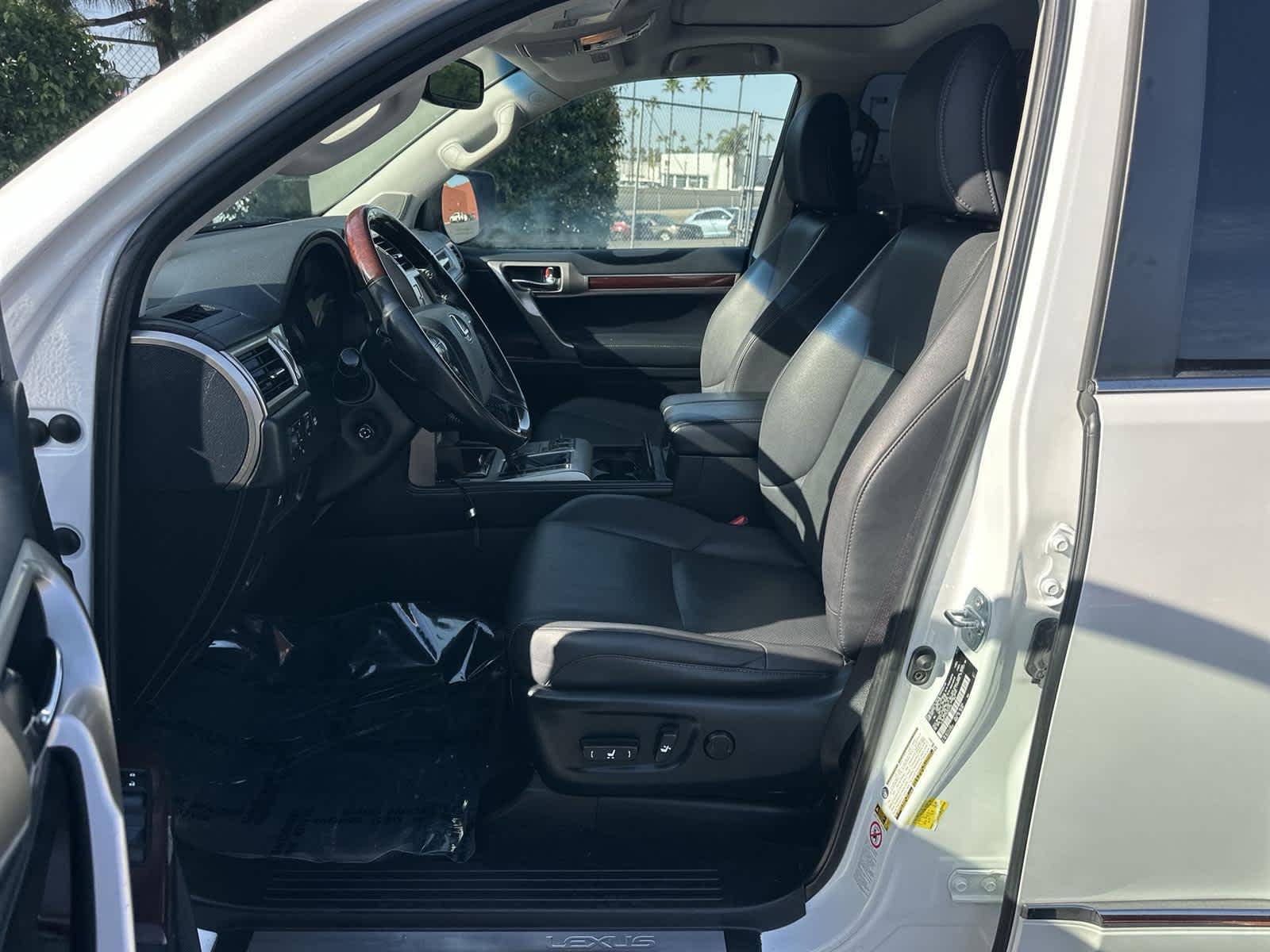 Thumbnail: 2019 Lexus GX - 11