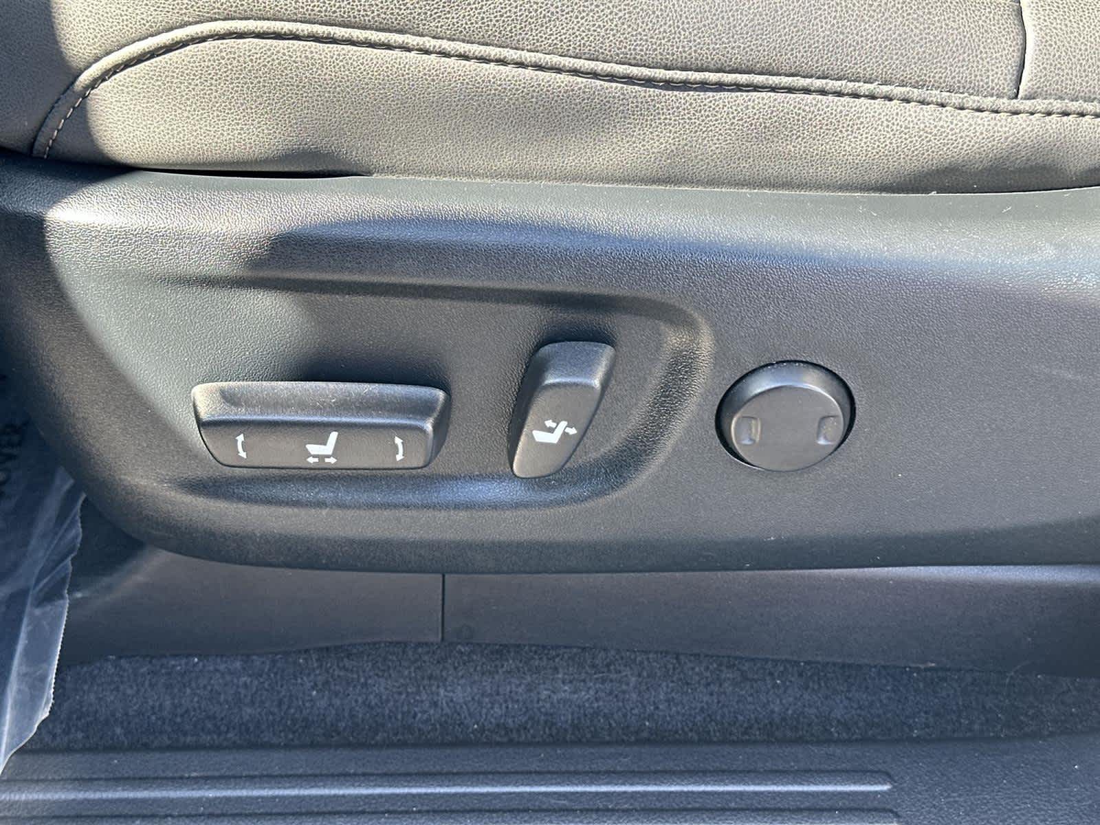 Thumbnail: 2022 Lexus GX - 23