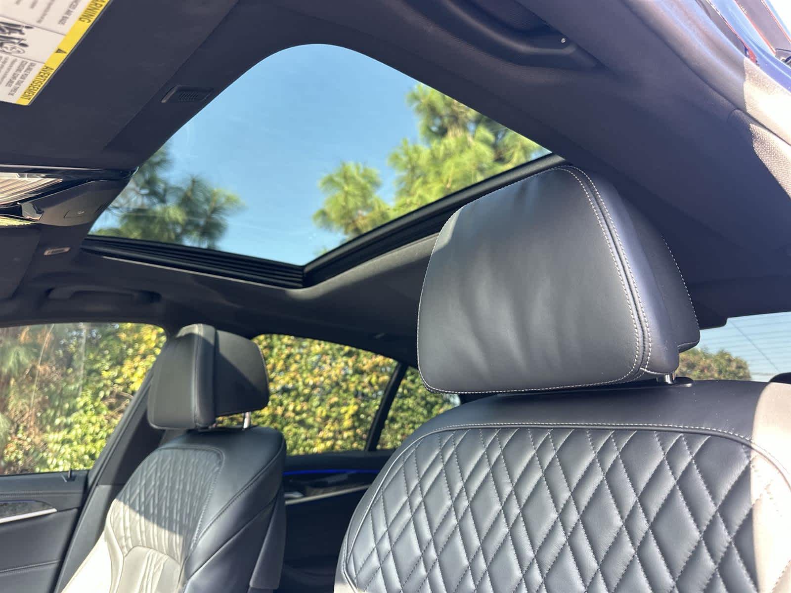 Thumbnail: 2022 BMW 5 Series - 32