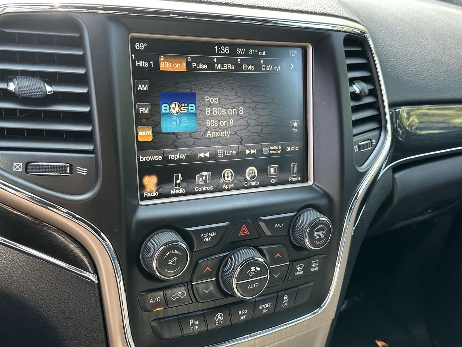 Thumbnail: 2017 Jeep Grand Cherokee - 16