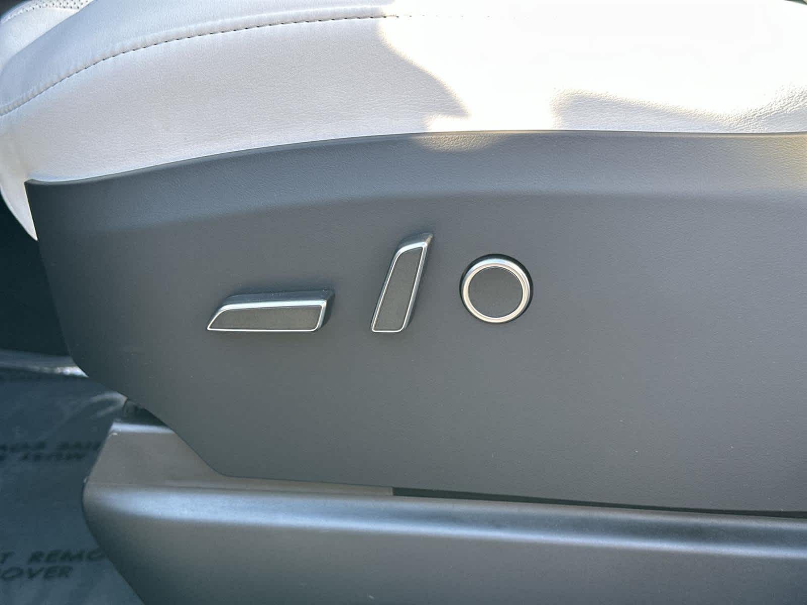 Thumbnail: 2023 Tesla Model X - 23