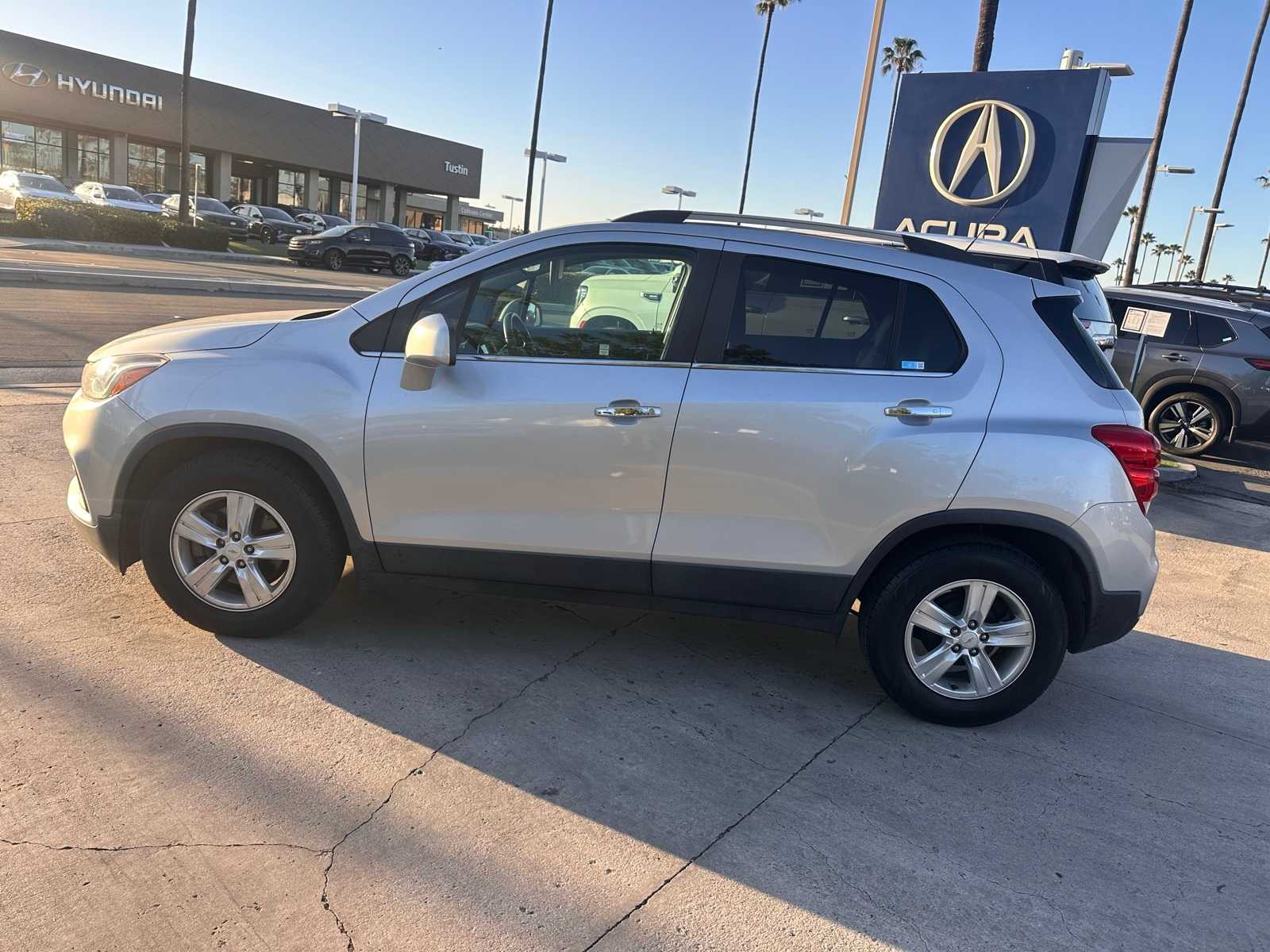 Thumbnail: 2018 Chevrolet Trax - 2