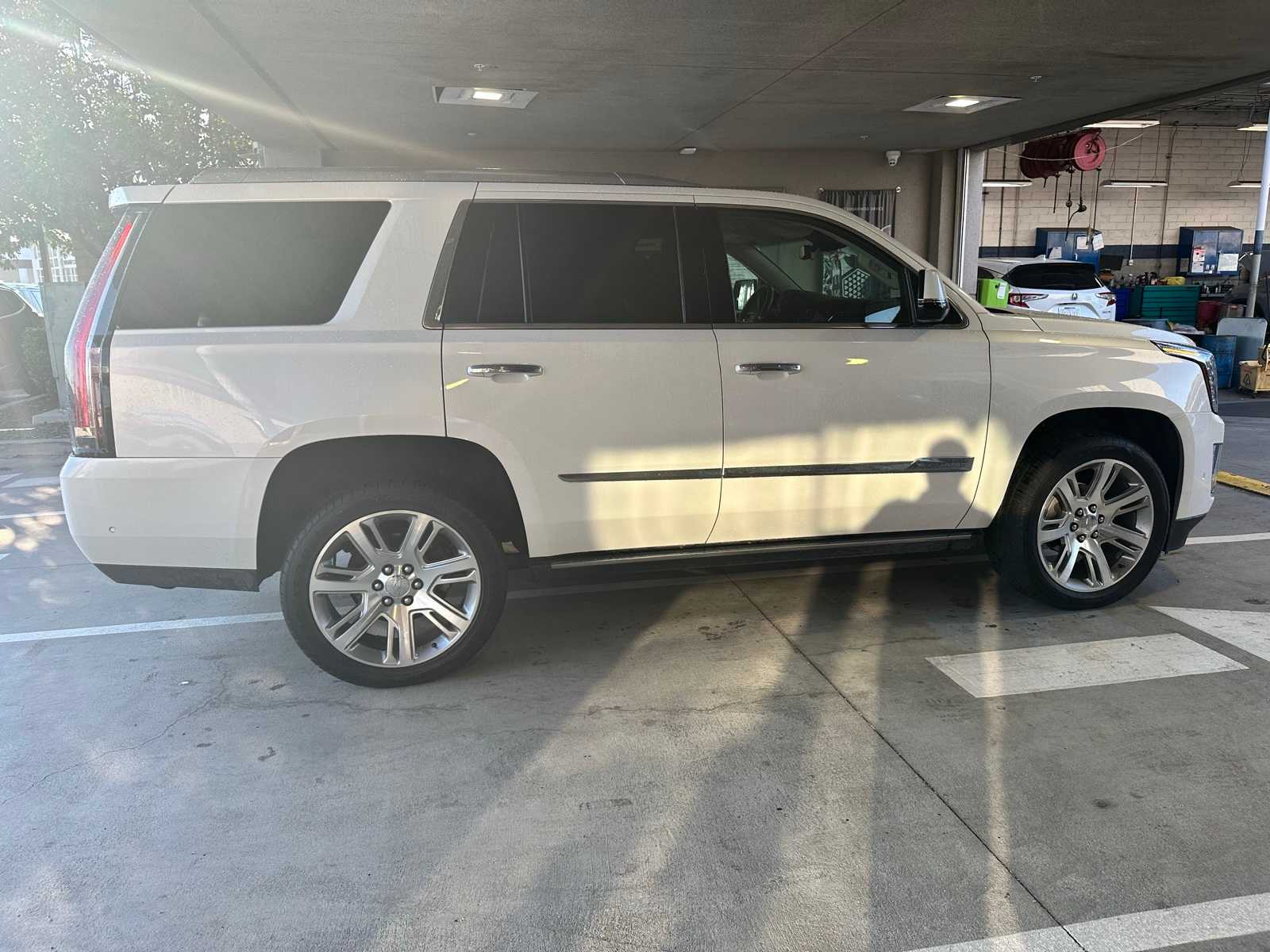 Thumbnail: 2017 Cadillac Escalade - 6