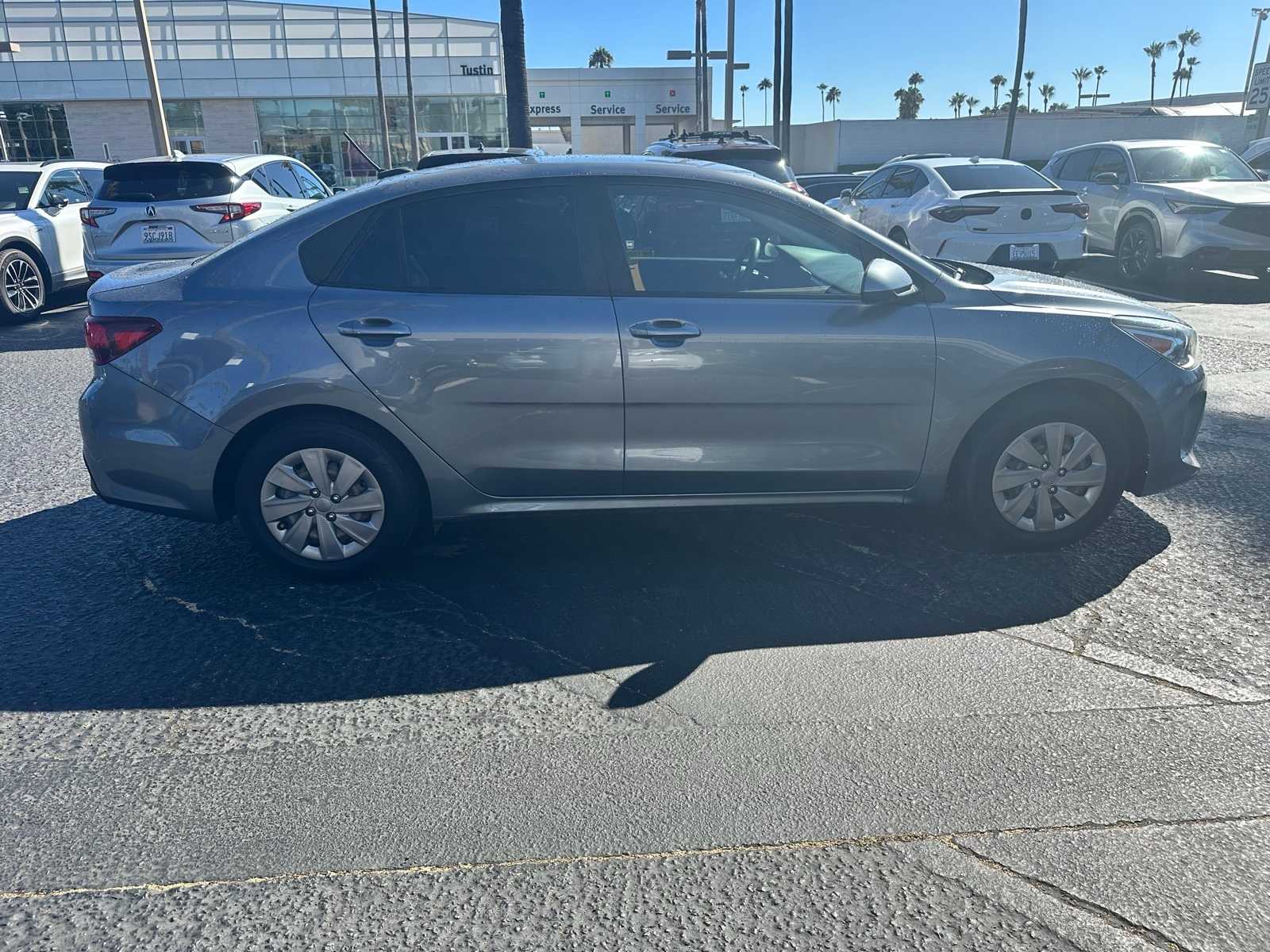 Thumbnail: 2019 Kia Rio - 6