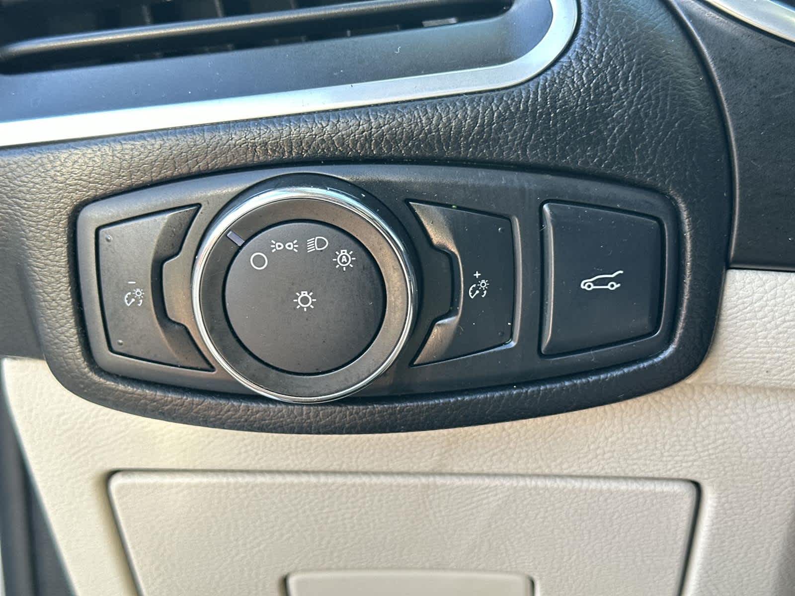 Thumbnail: 2016 Ford Edge - 29