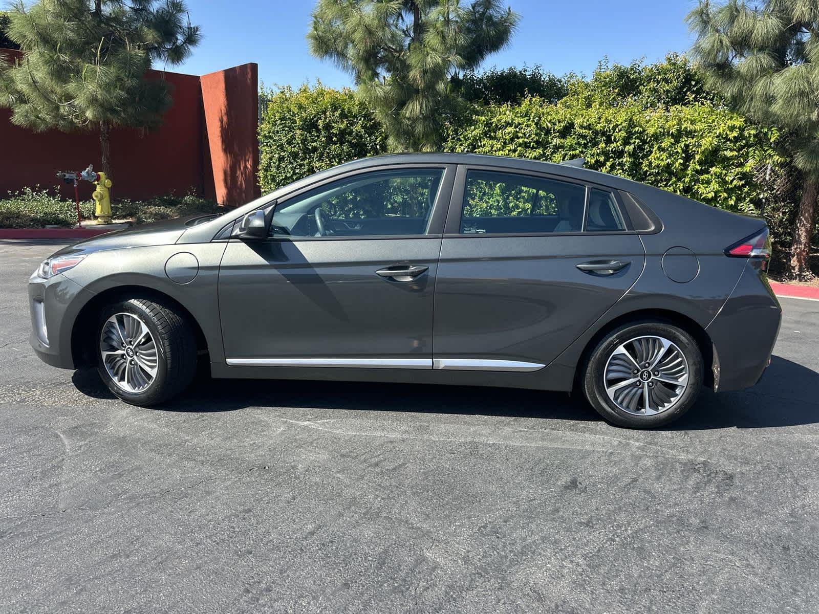 Thumbnail: 2022 Hyundai Ioniq - 3