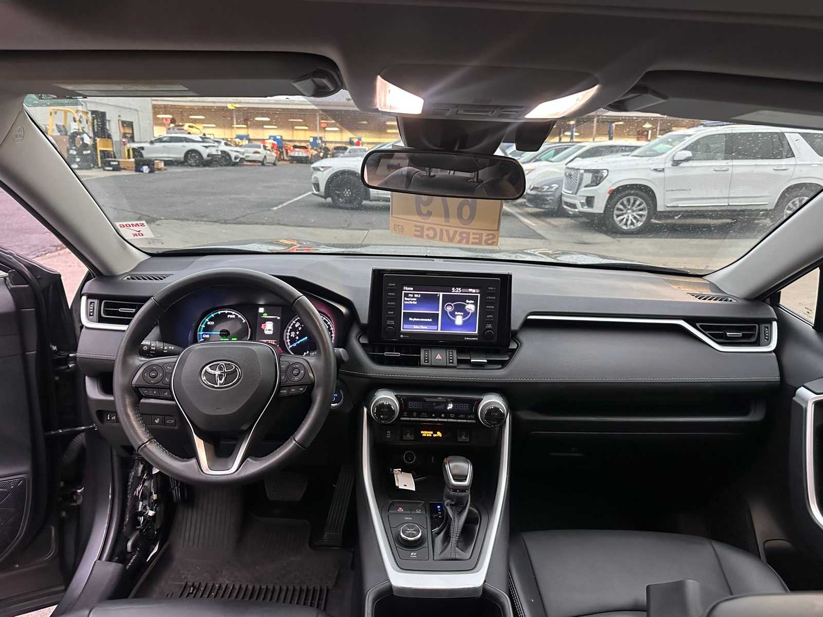 Thumbnail: 2022 Toyota RAV4 - 22