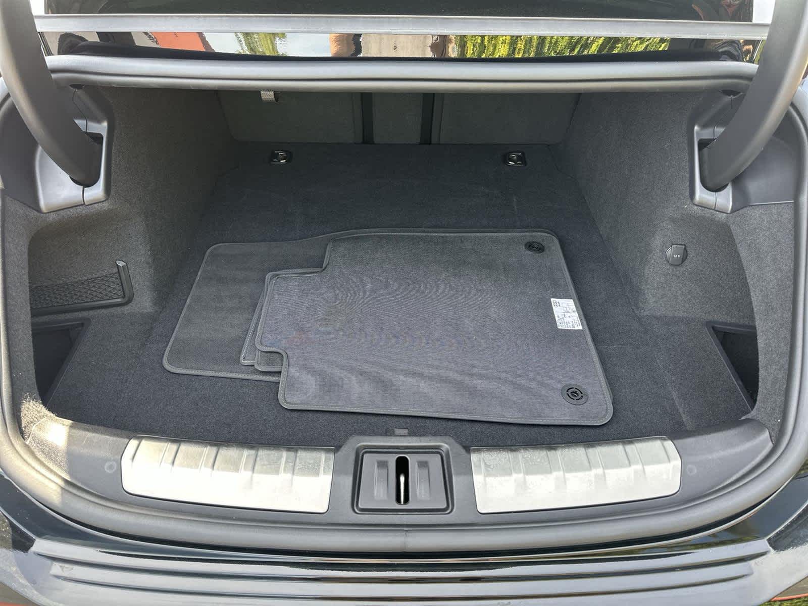 Thumbnail: 2022 Audi e-tron GT - 20