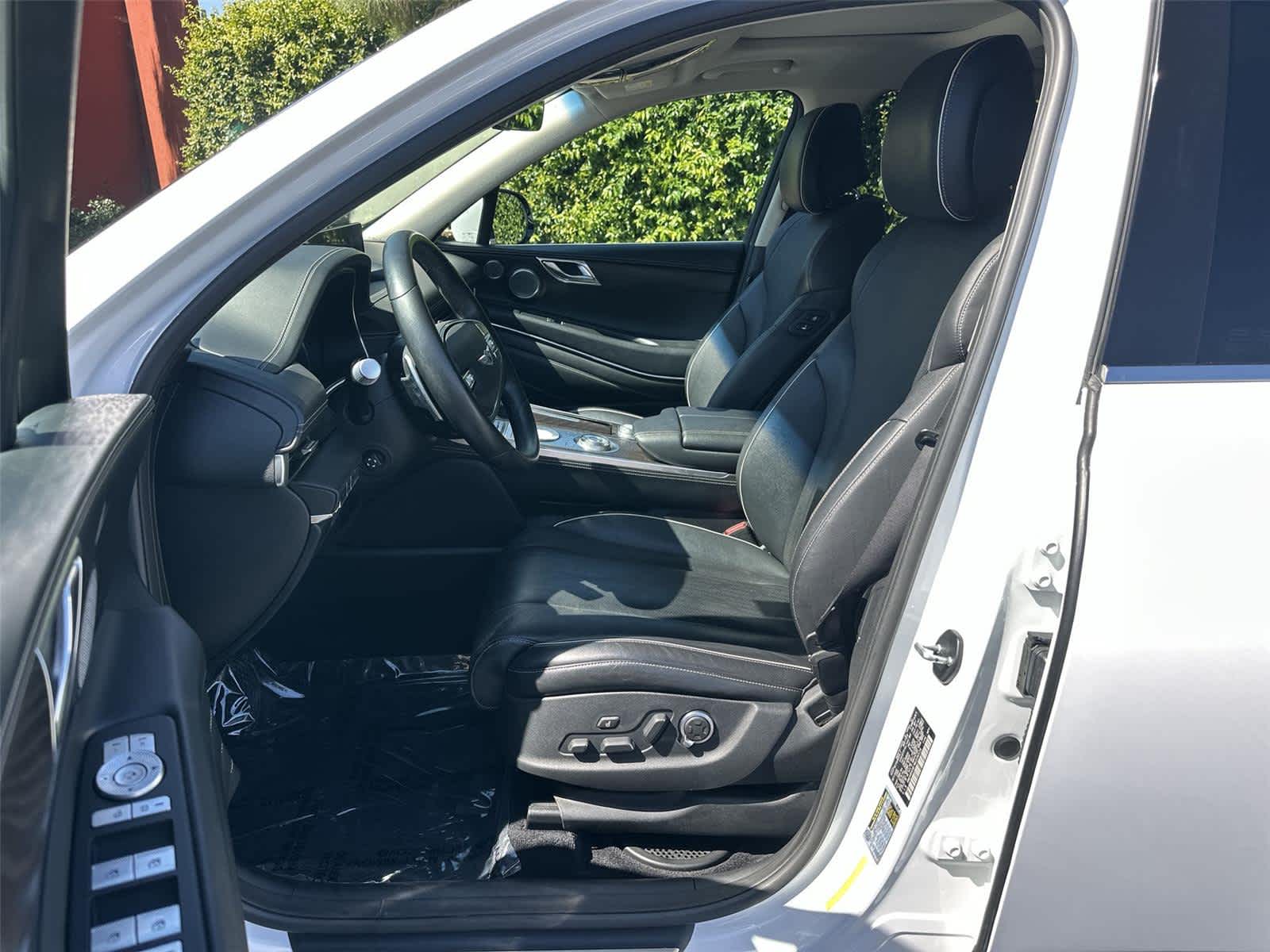 Thumbnail: 2021 Genesis GV80 - 11