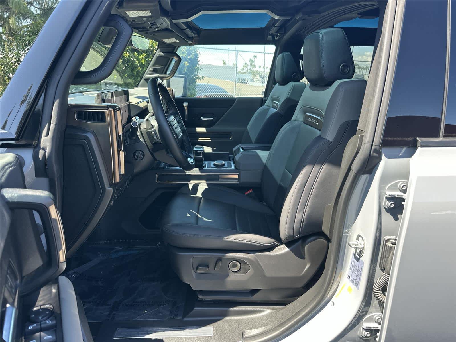 Thumbnail: 2024 GMC Hummer EV - 11