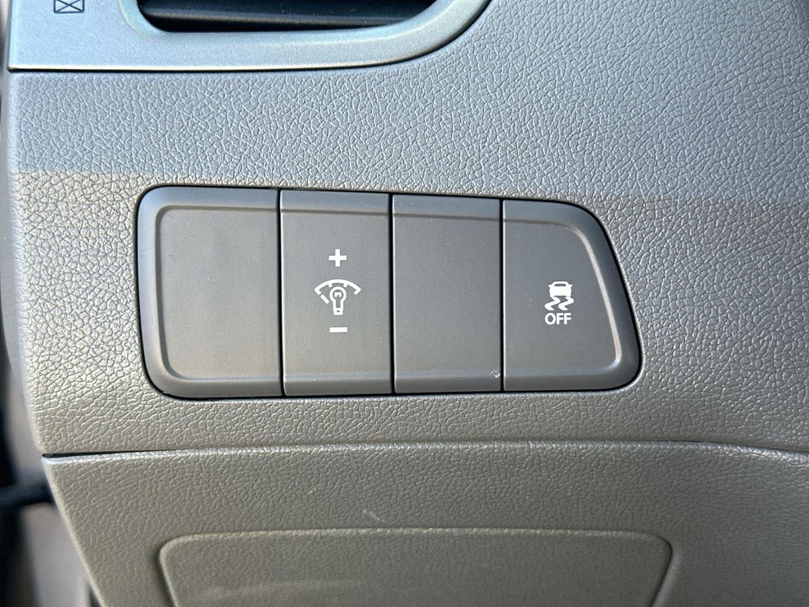 Thumbnail: 2011 Hyundai Elantra - 29