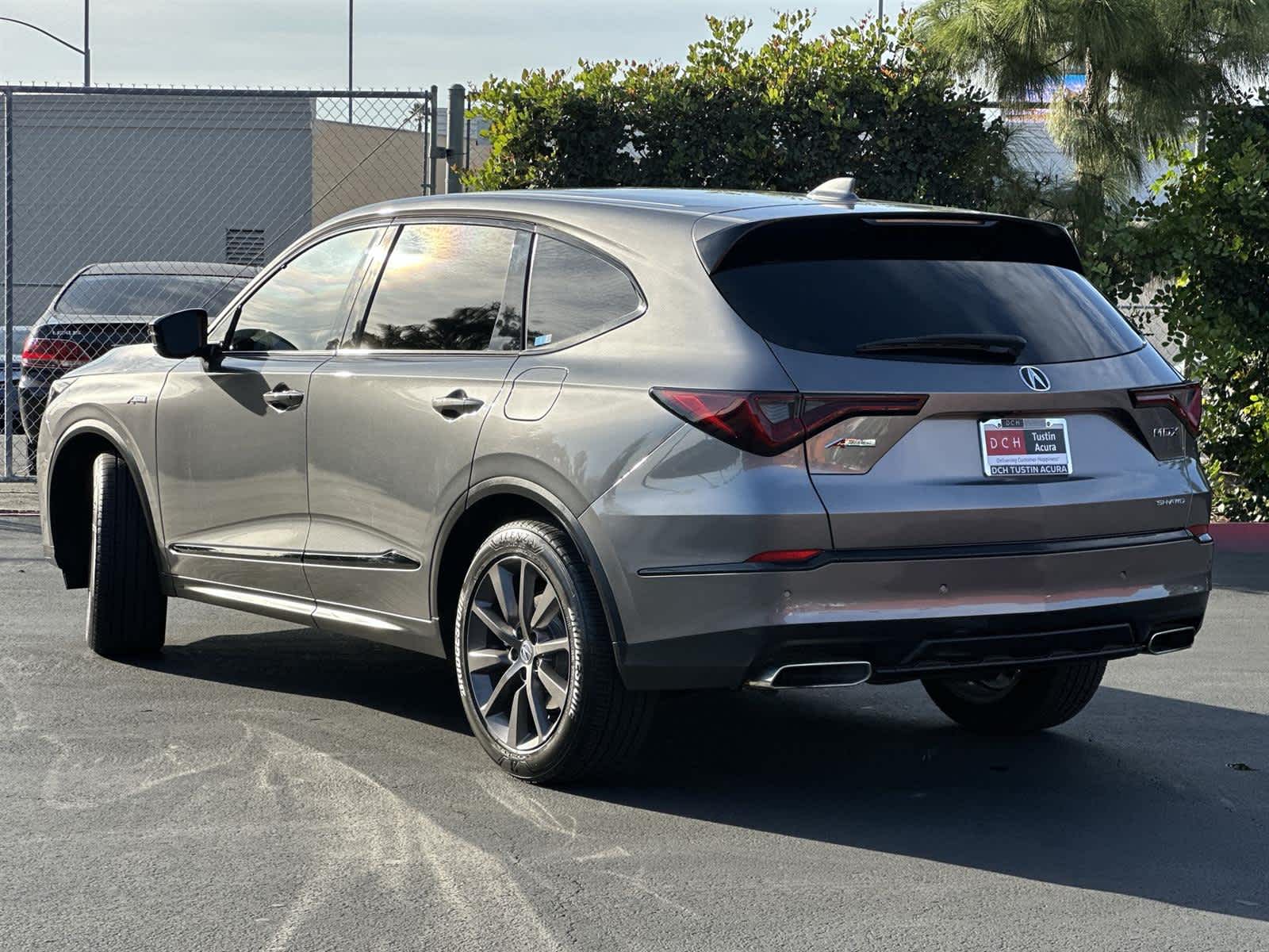 Thumbnail: 2025 Acura MDX - 4