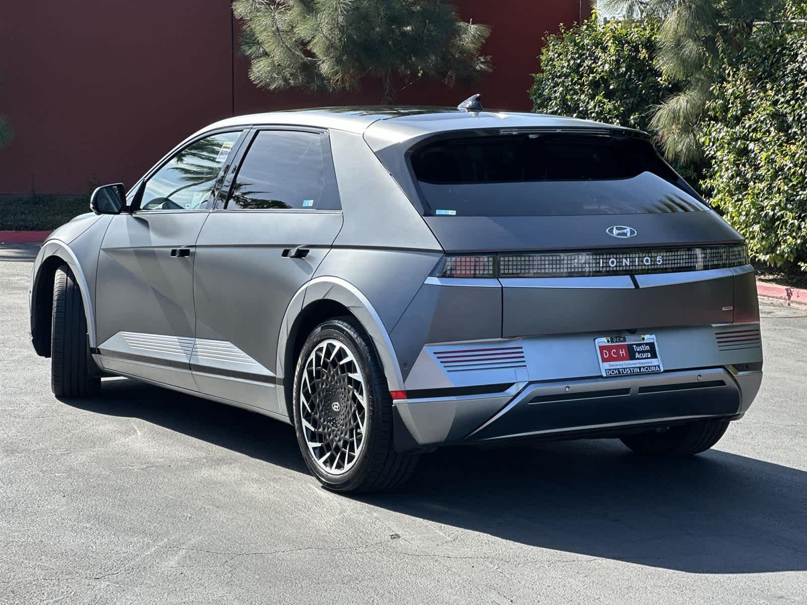 Thumbnail: 2022 Hyundai Ioniq 5 - 4