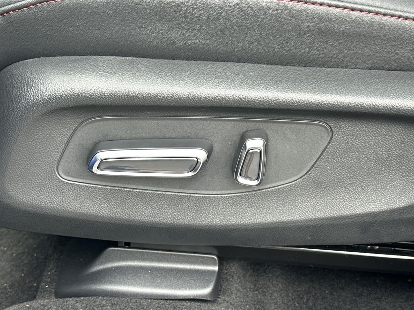 Thumbnail: 2025 Acura ADX - 22