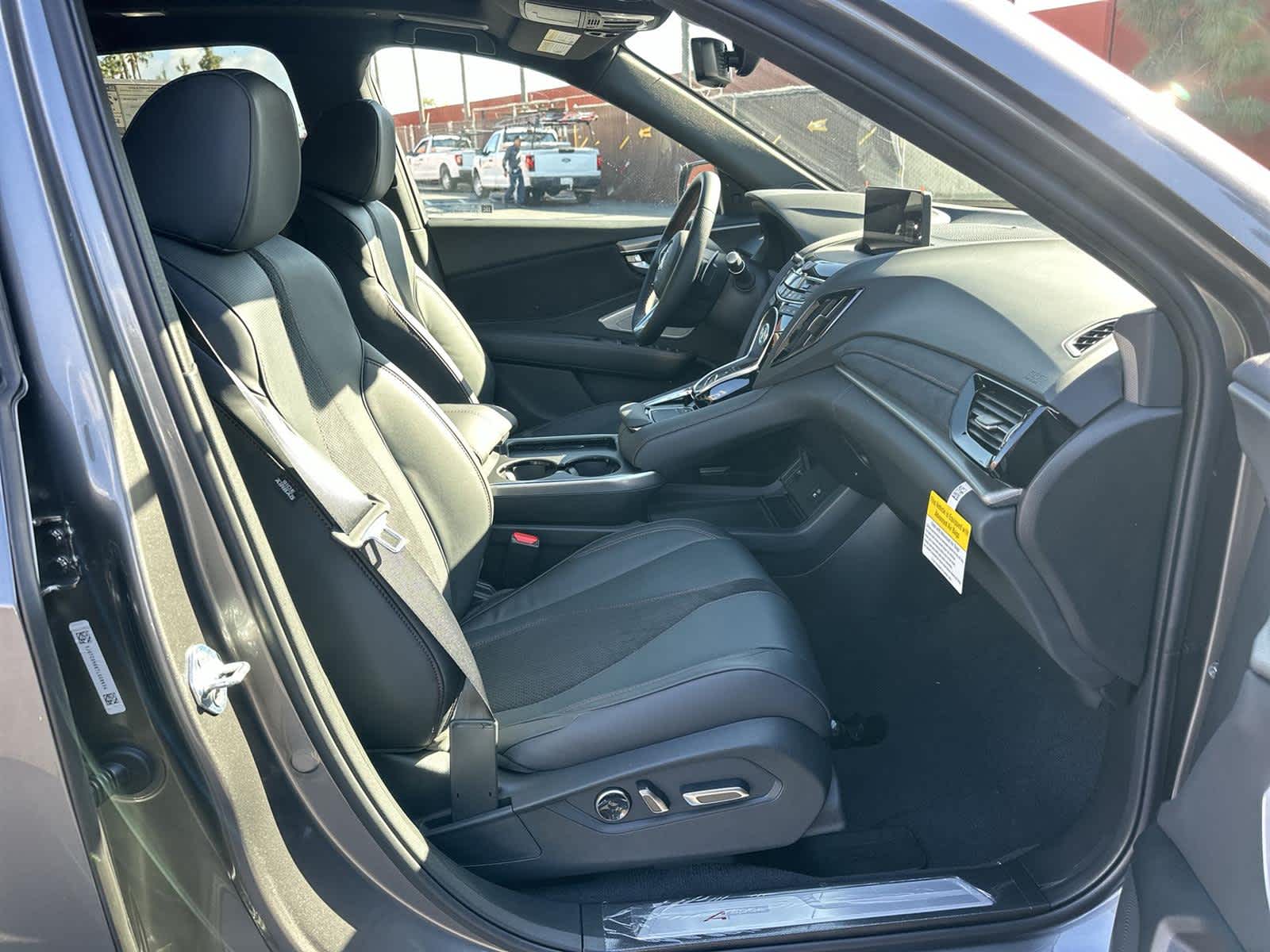 Thumbnail: 2026 Acura RDX - 14